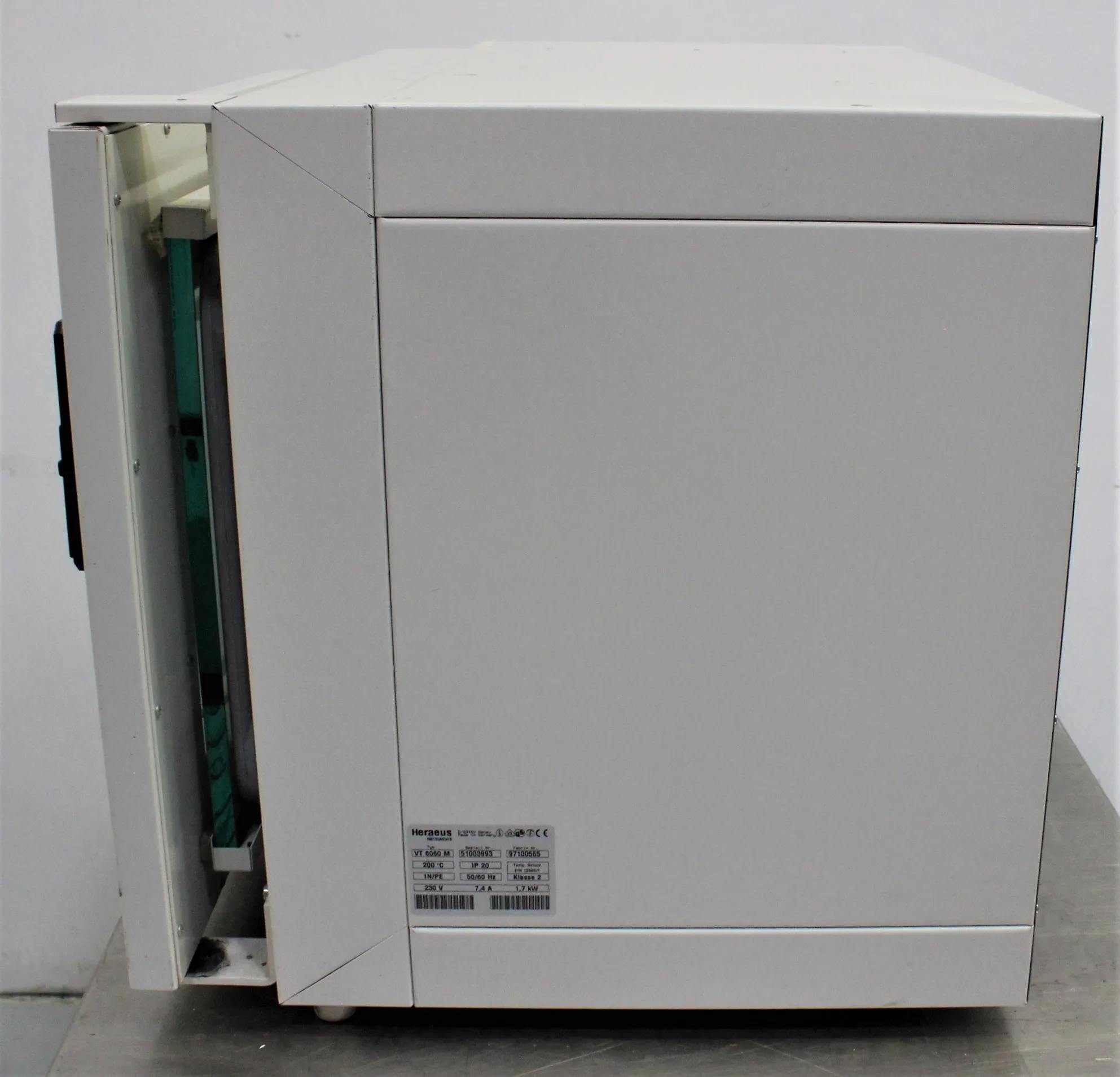 Heraeus Vacuum Oven Model M VT 6060 M with Jacket Heating - Used Lab Equipment