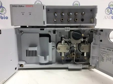 Shimadzu DGU-20A5R Degasser 228-45019-43 & LC-20AD Prominence Liquid Chromatograph 228-45000-32