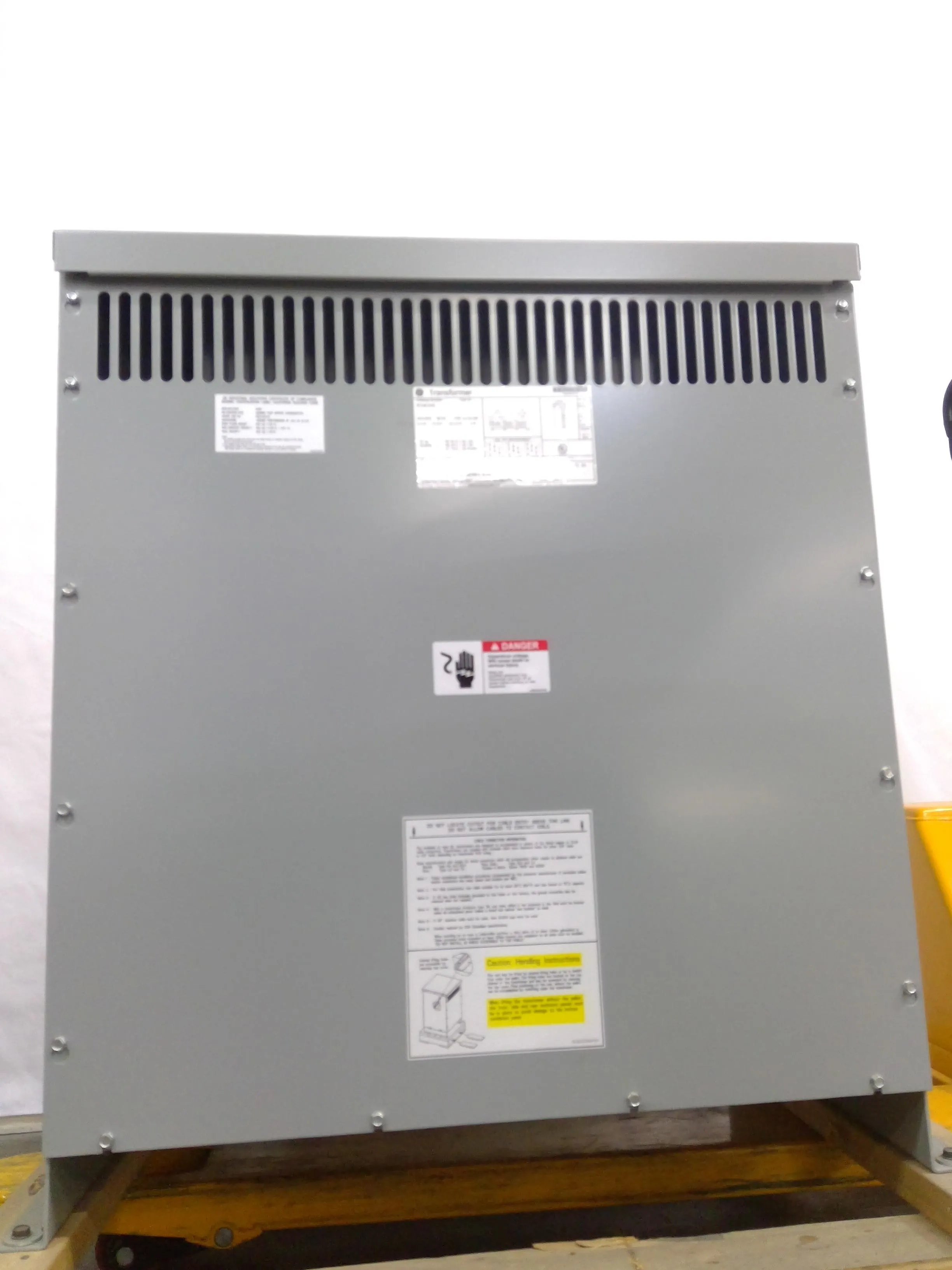 GE Transformer 9TA0A1343 - Type QL Dry Standard Vented - 45 kVA - 208VAC to 480Y/277VAC