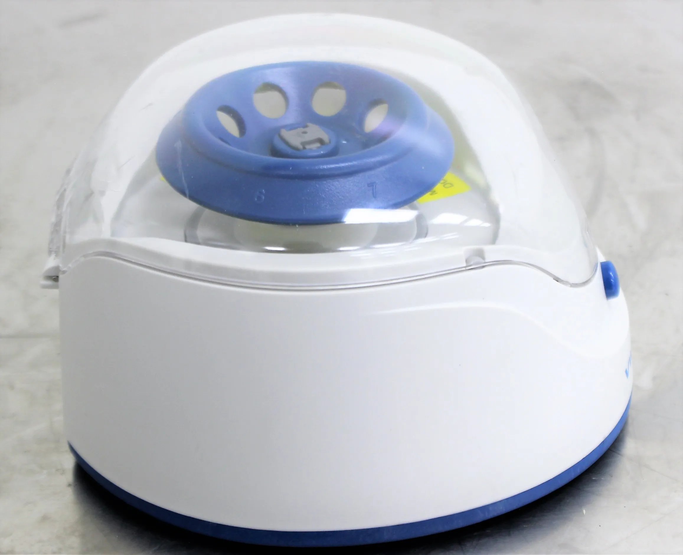 VWR C0803 Mini Centrifuge with Quick-Release Rotors