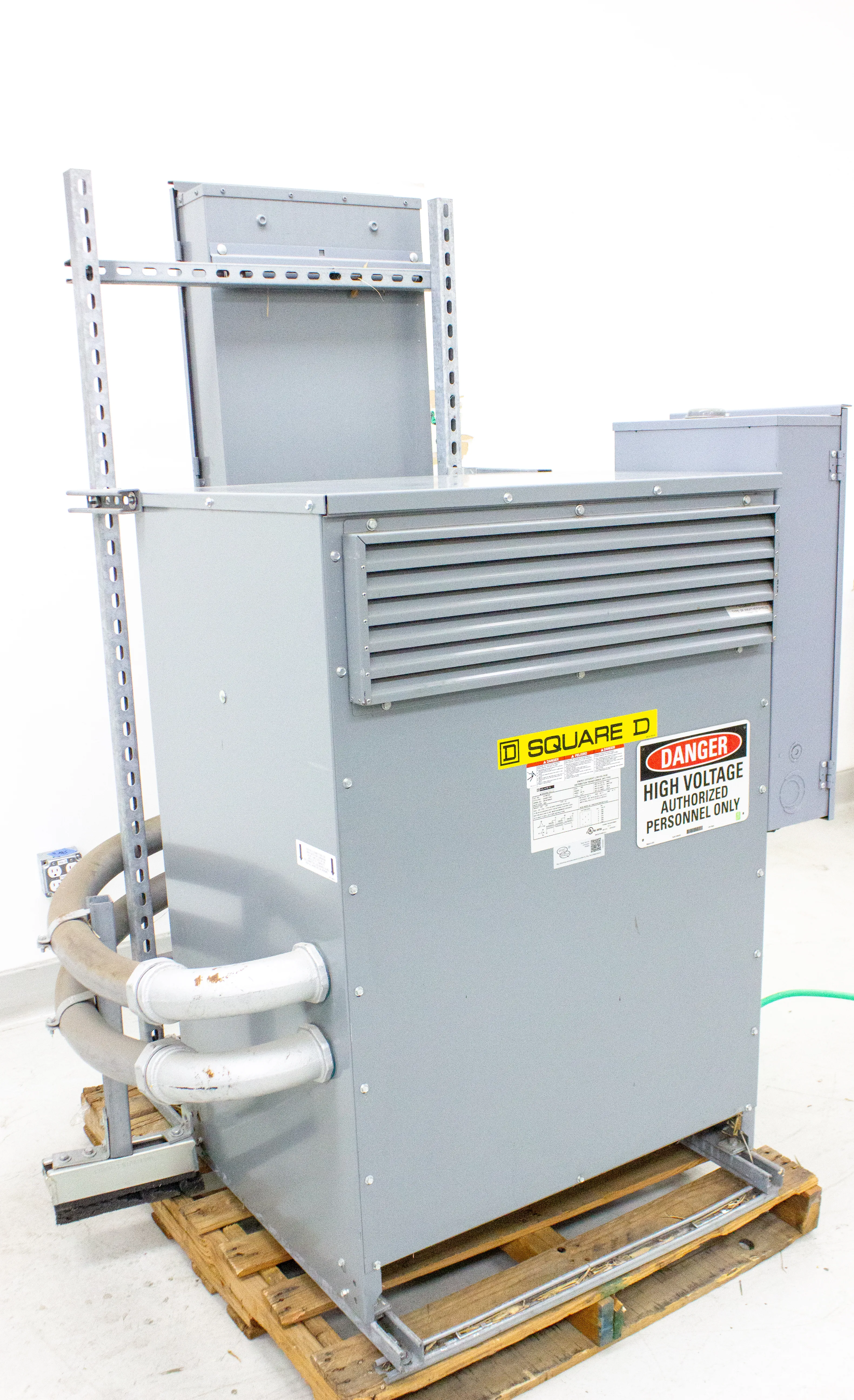 Square D EX150T3H Transformer, Dry Type, DOE 2016, 150kVA, 3 Phase, 480V Delta Primary, 208Y/120V Secondary, 22K, 150C Rise w/ Panelboard