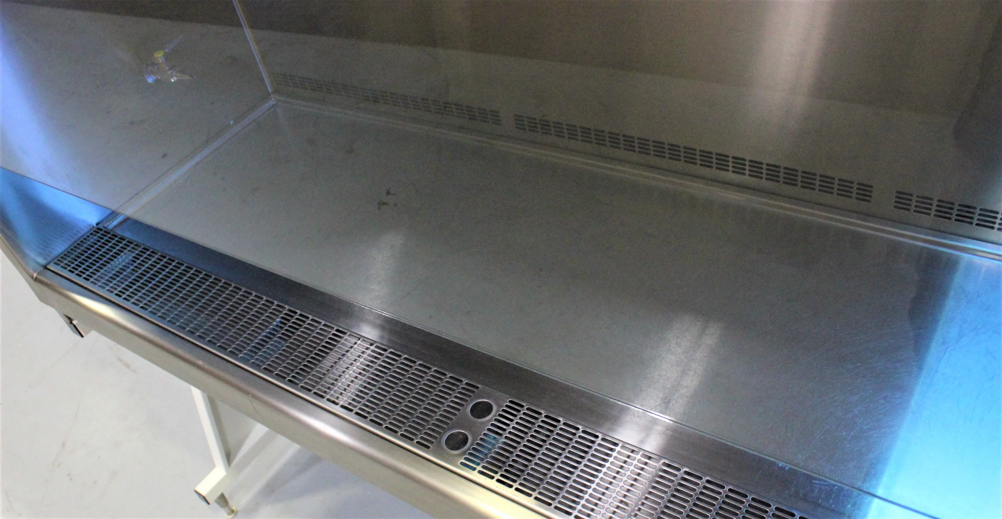 Microzone Corporation BK-2-6 Biosafety Cabinet