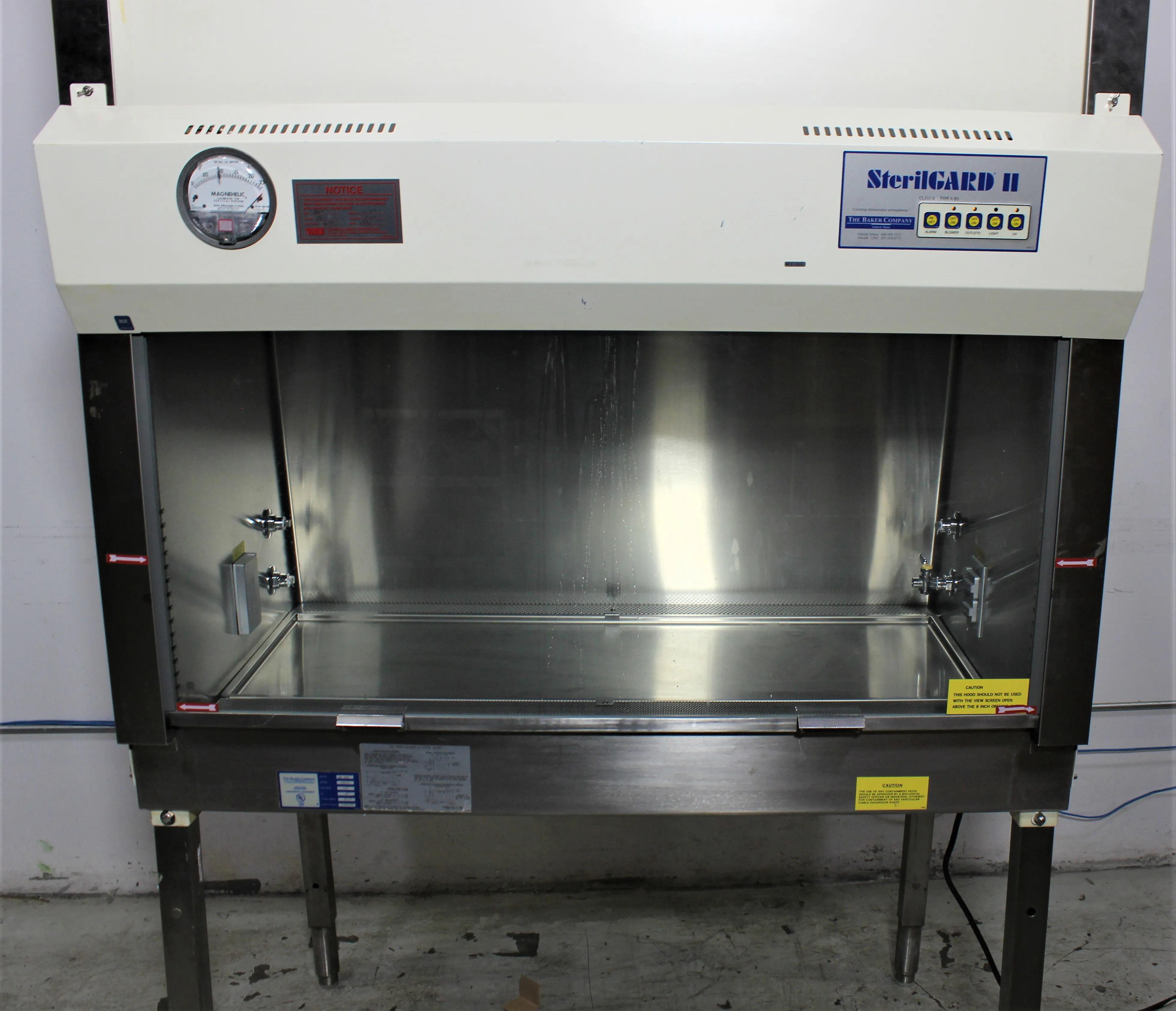 Baker SterilGARD 400 (SG 400) Biological Safety Cabinet Type II, Class A/B3