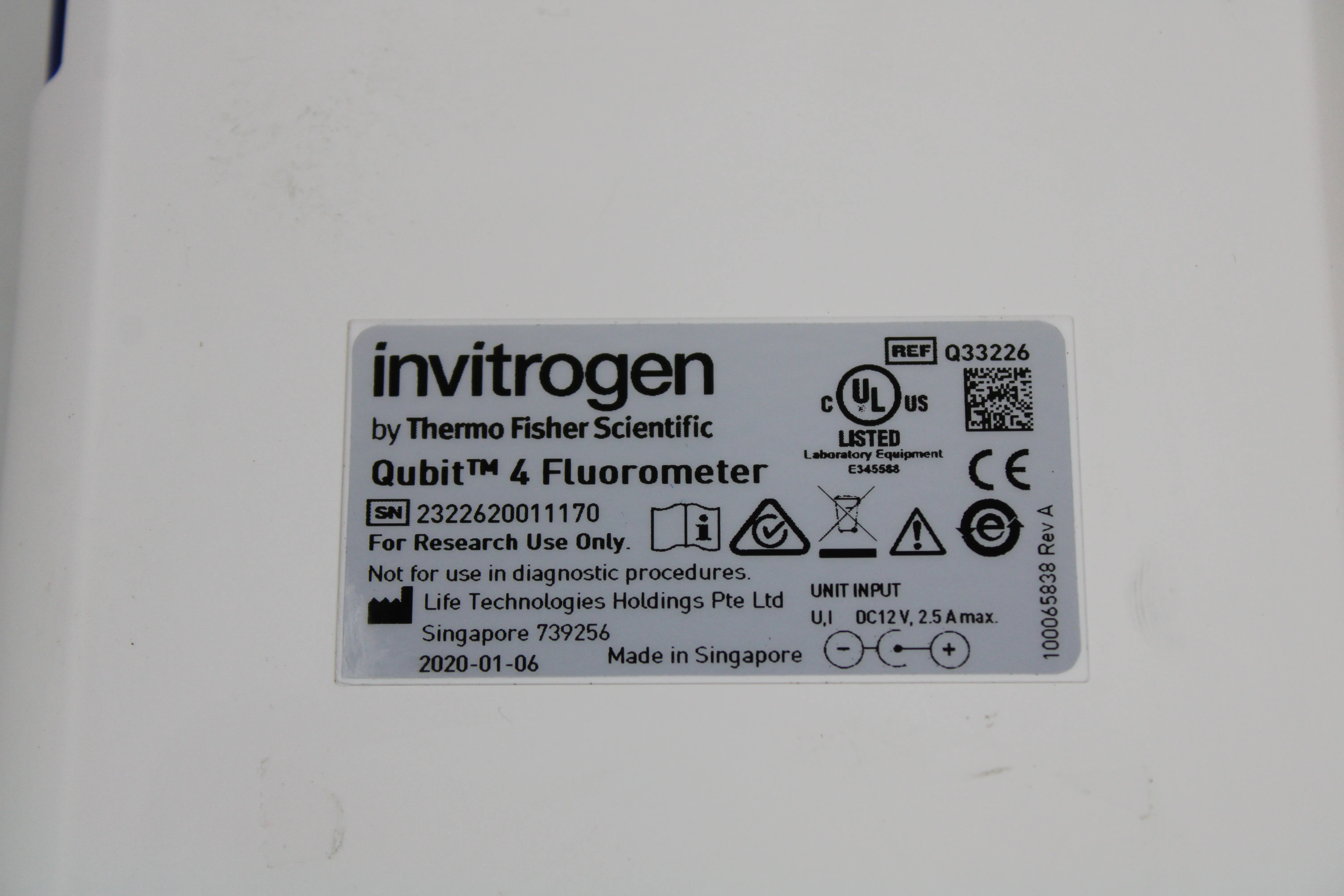 Invitrogen Qubit 4 Fluorometer DNA Synthesizer 2322620011170