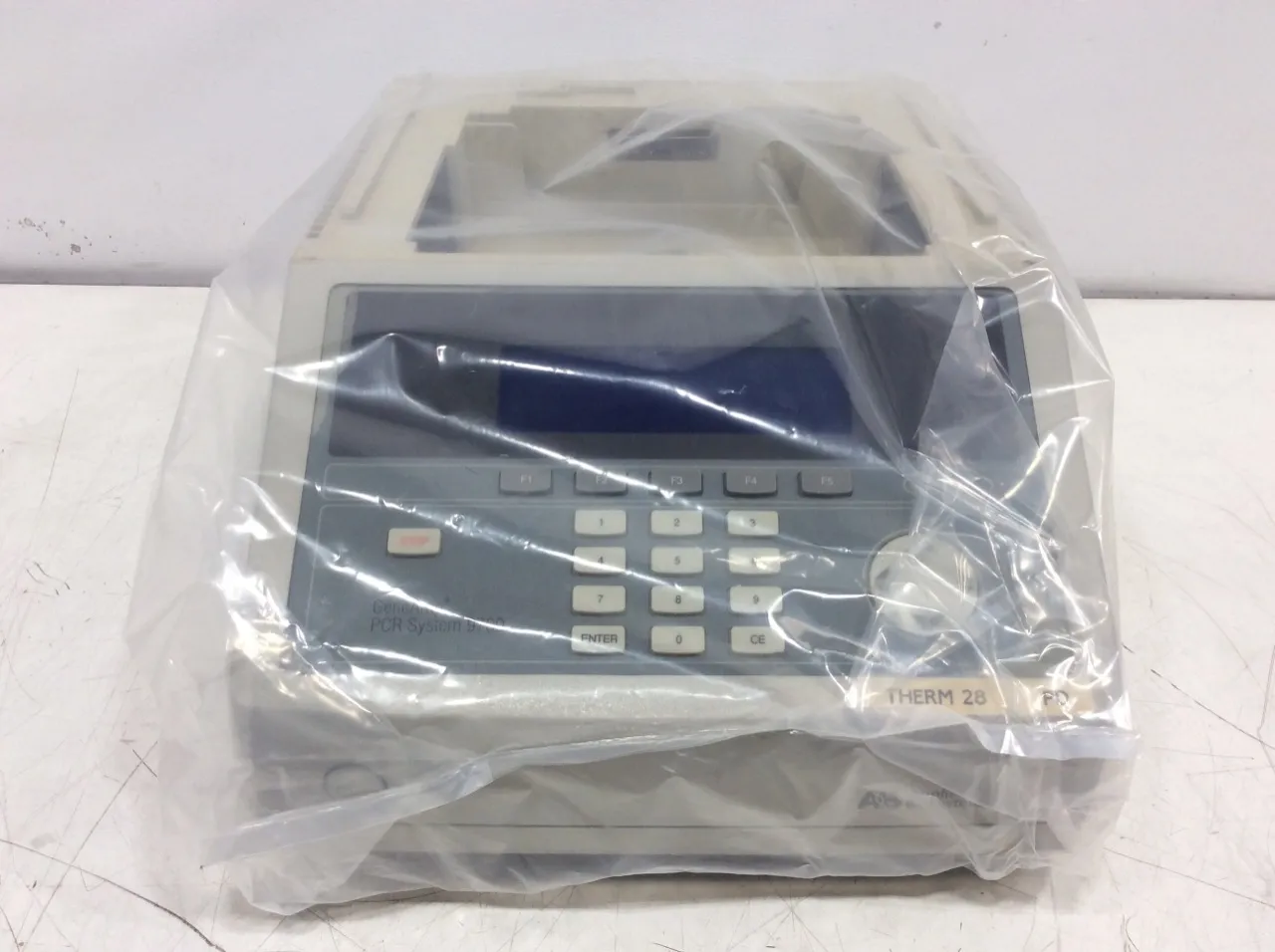 Applied Biosystems GeneAmp PCR System 9700 96-well Thermal Cycler