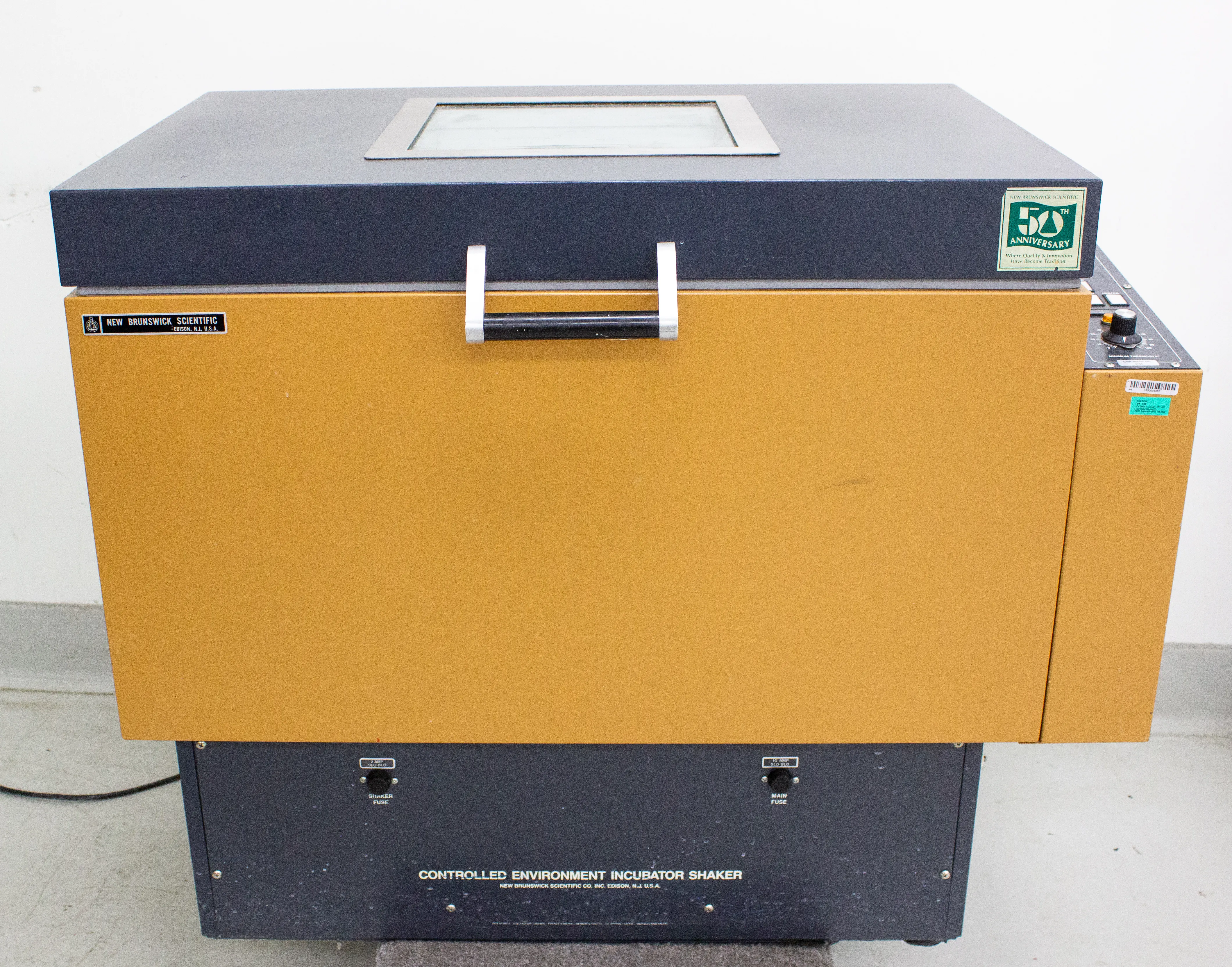 New Brunswick G-25KC Controlled Environment Incubator Shaker, For Parts or Repair