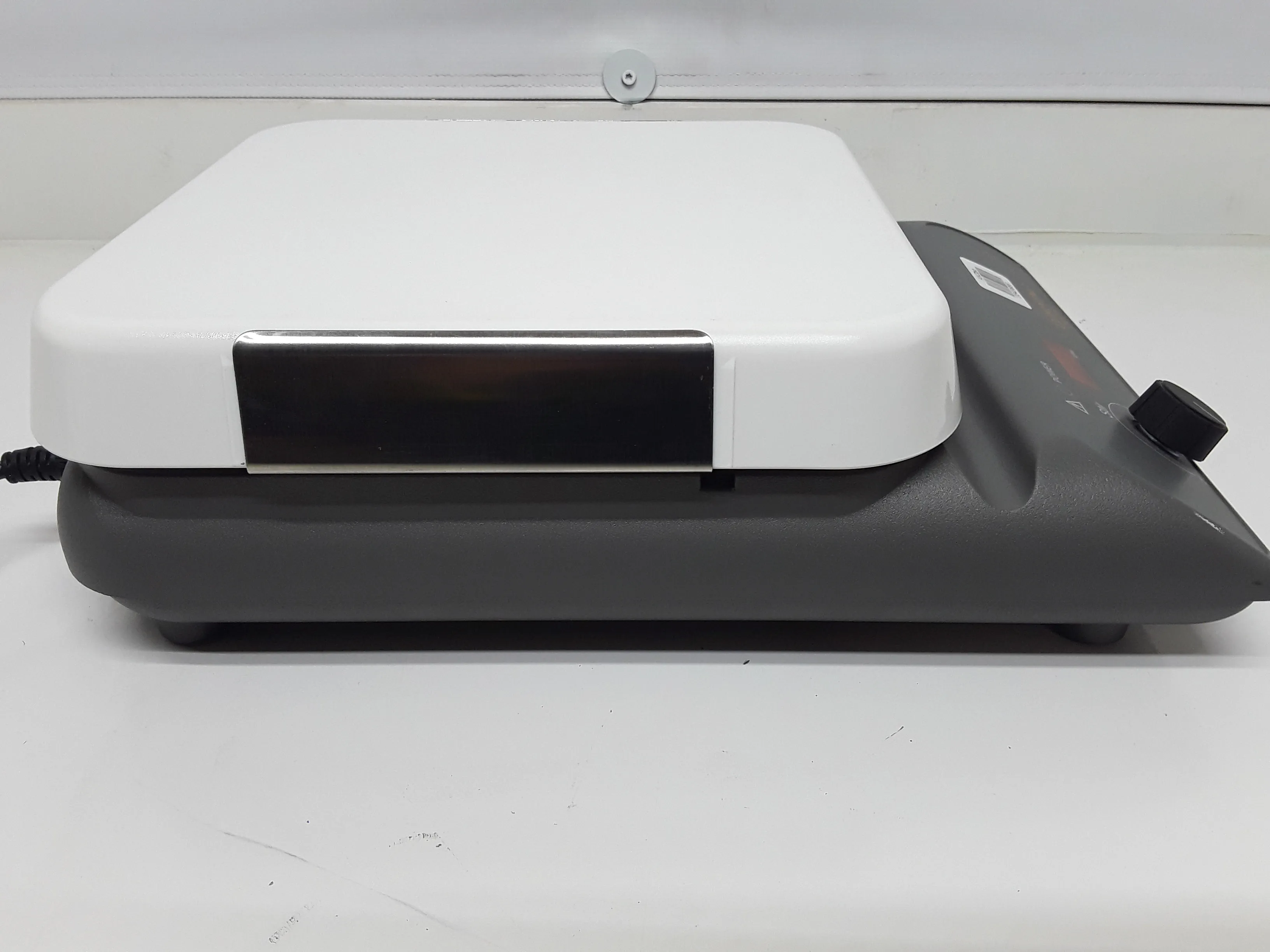 Corning Magnetic Stir Plate PC-610D with Digital Display and 30-Day Warranty