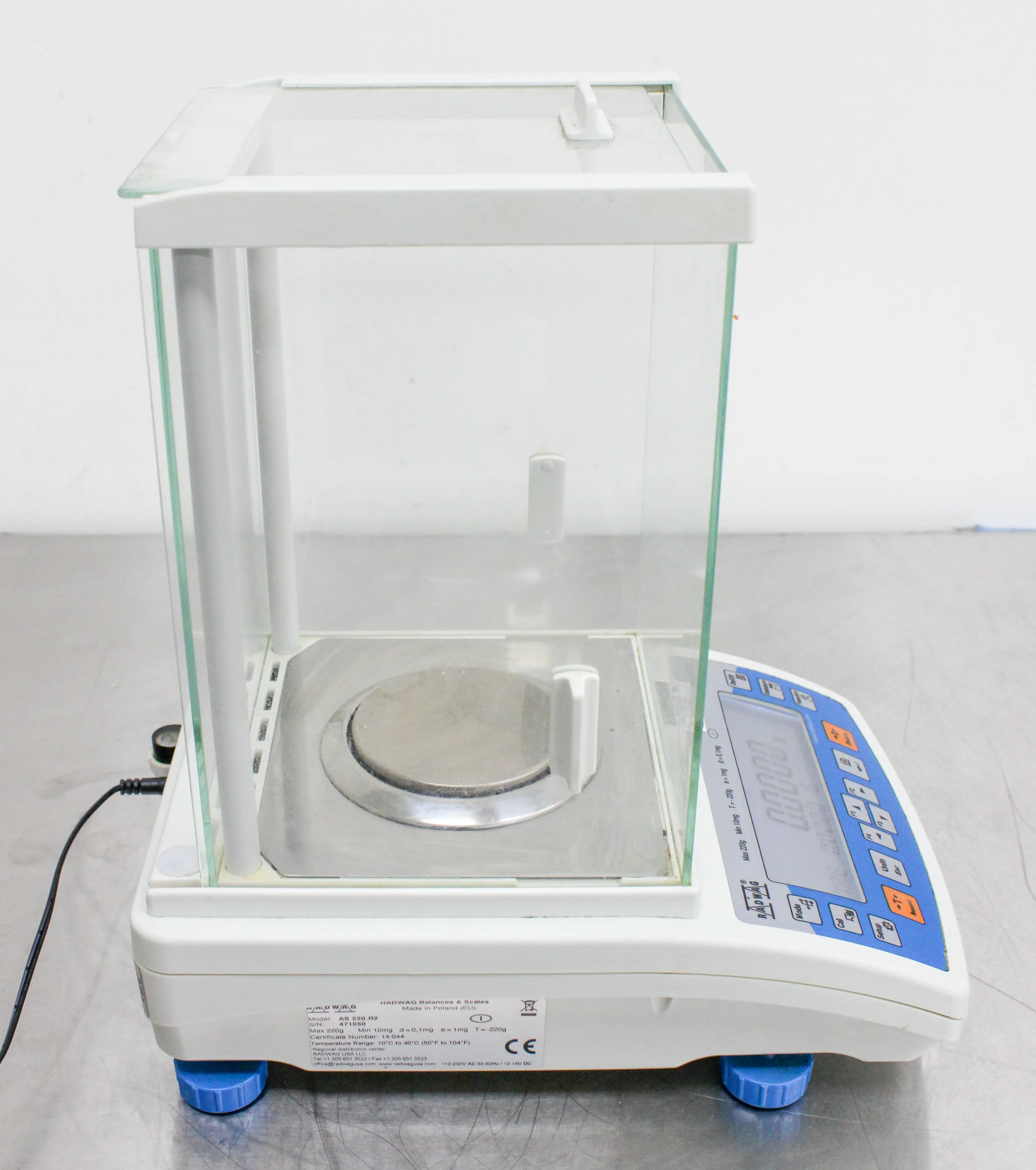 Radwag AS 220.R2 Analytical Balance