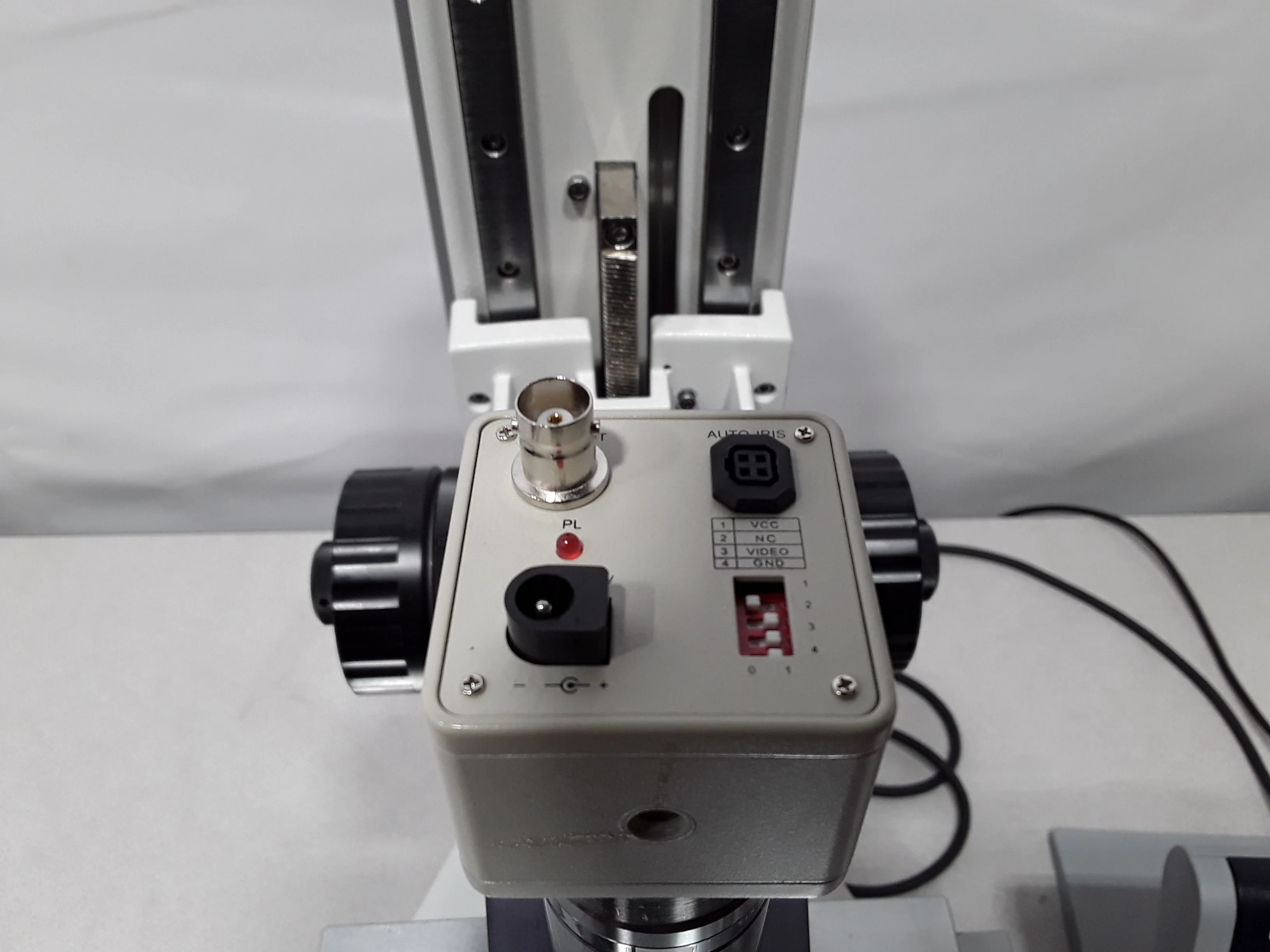 Nikon Measuring Microscope MM-400/S with Quadra-Chek 200