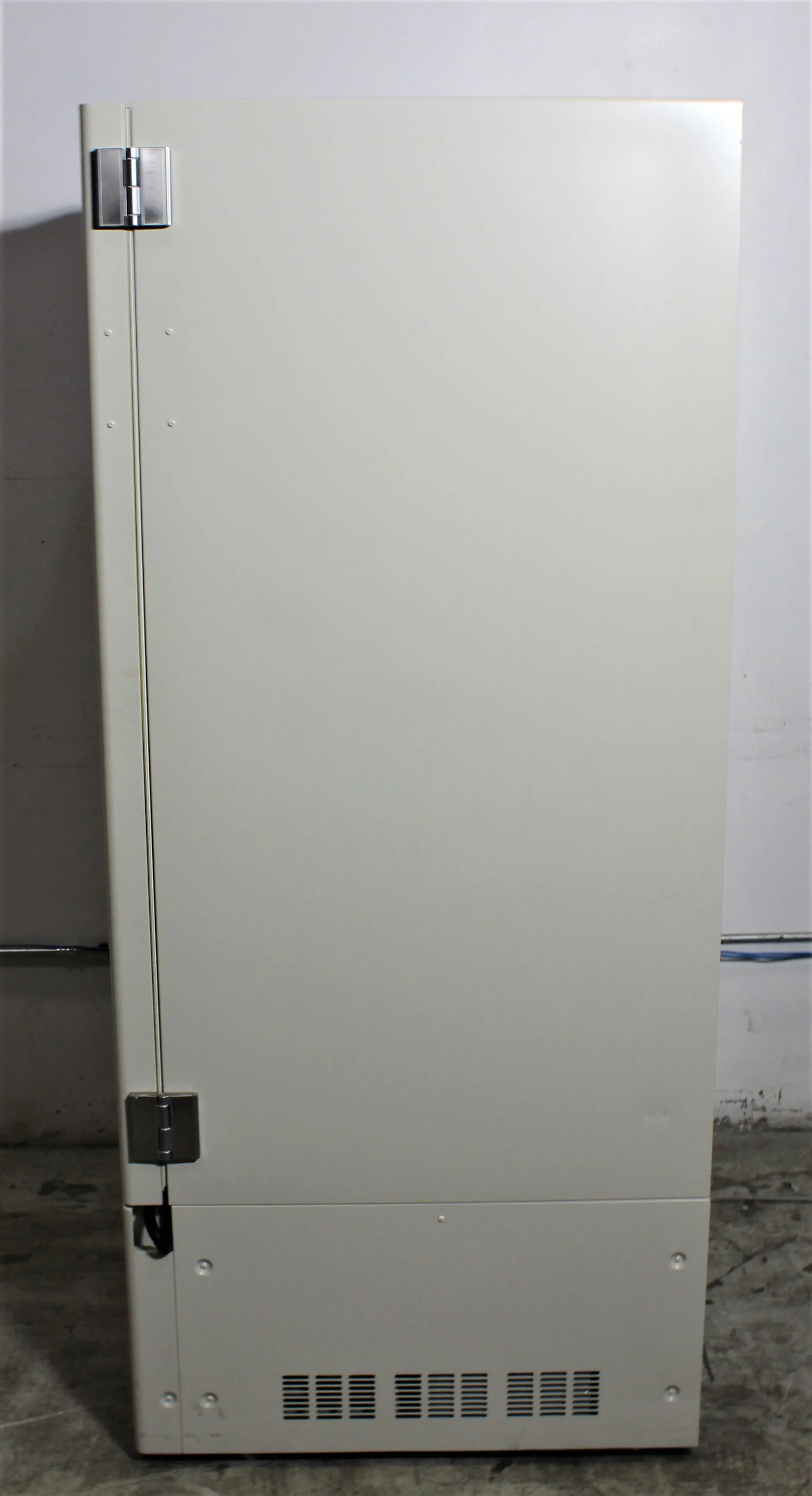 Sanyo MDF-U53VC Ultra-Low Freezer - Used Lab Equipment