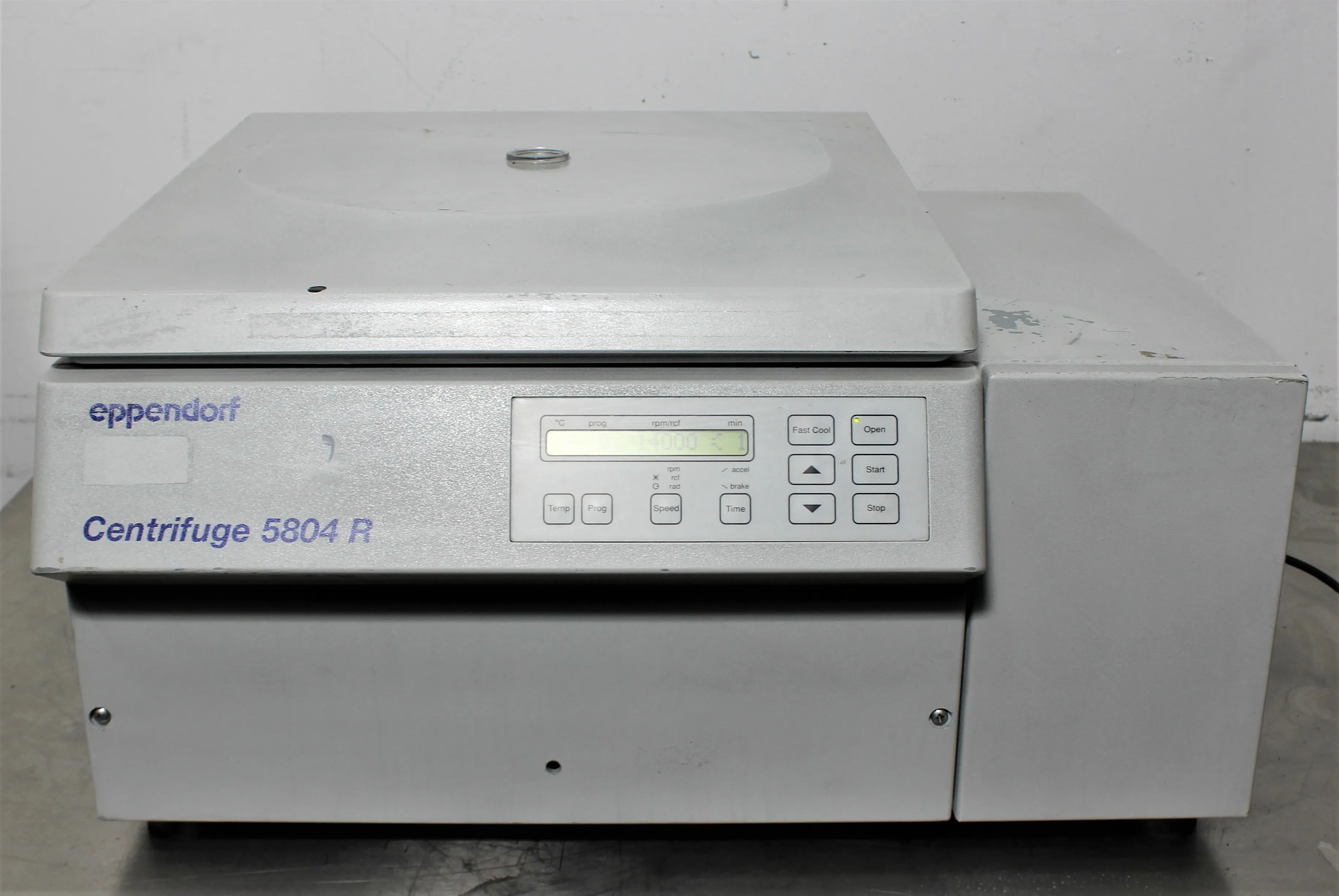 Eppendorf 5804 R Benchtop Centrifuge