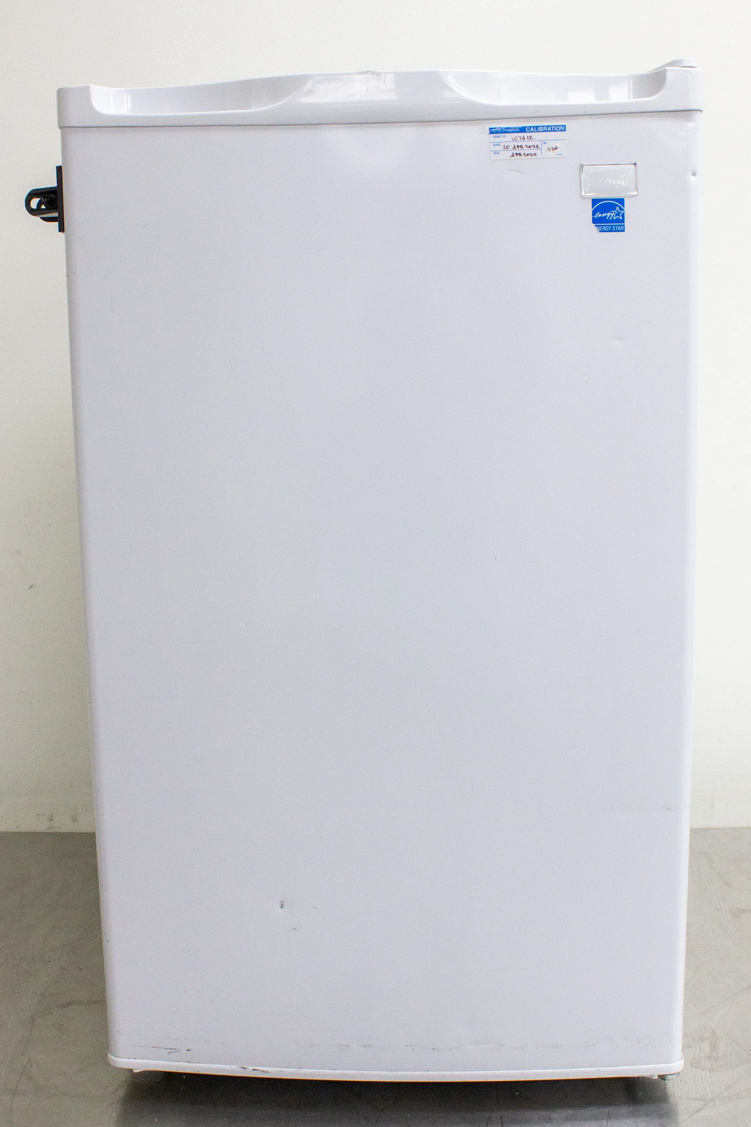 Avanti RM4406W 4.4 Cu Ft Compact Refrigerator, White