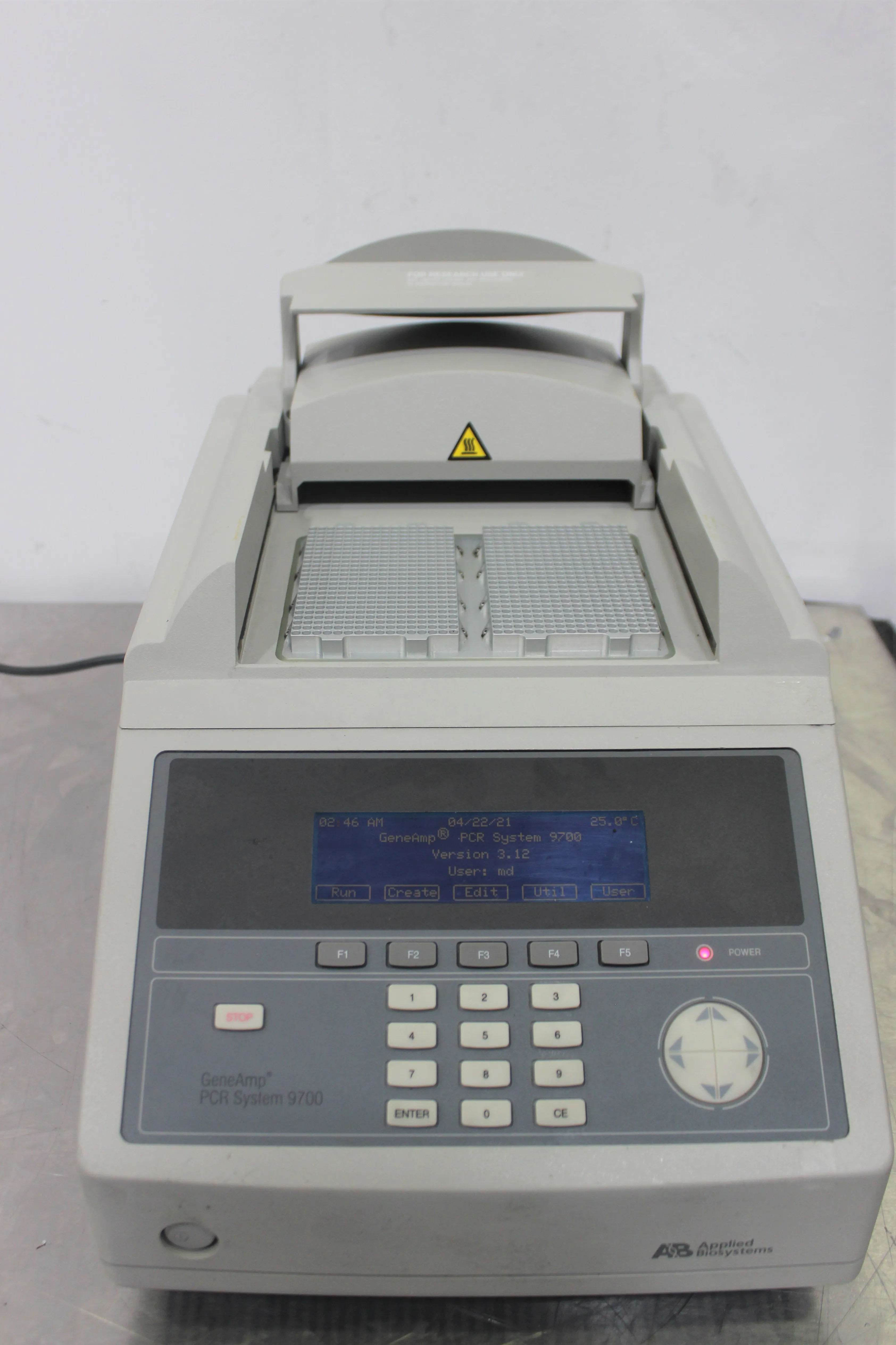 Used Applied Biosystems 9700 PCR Thermal Cycler N8050200R 120V/220V 50Hz/60Hz