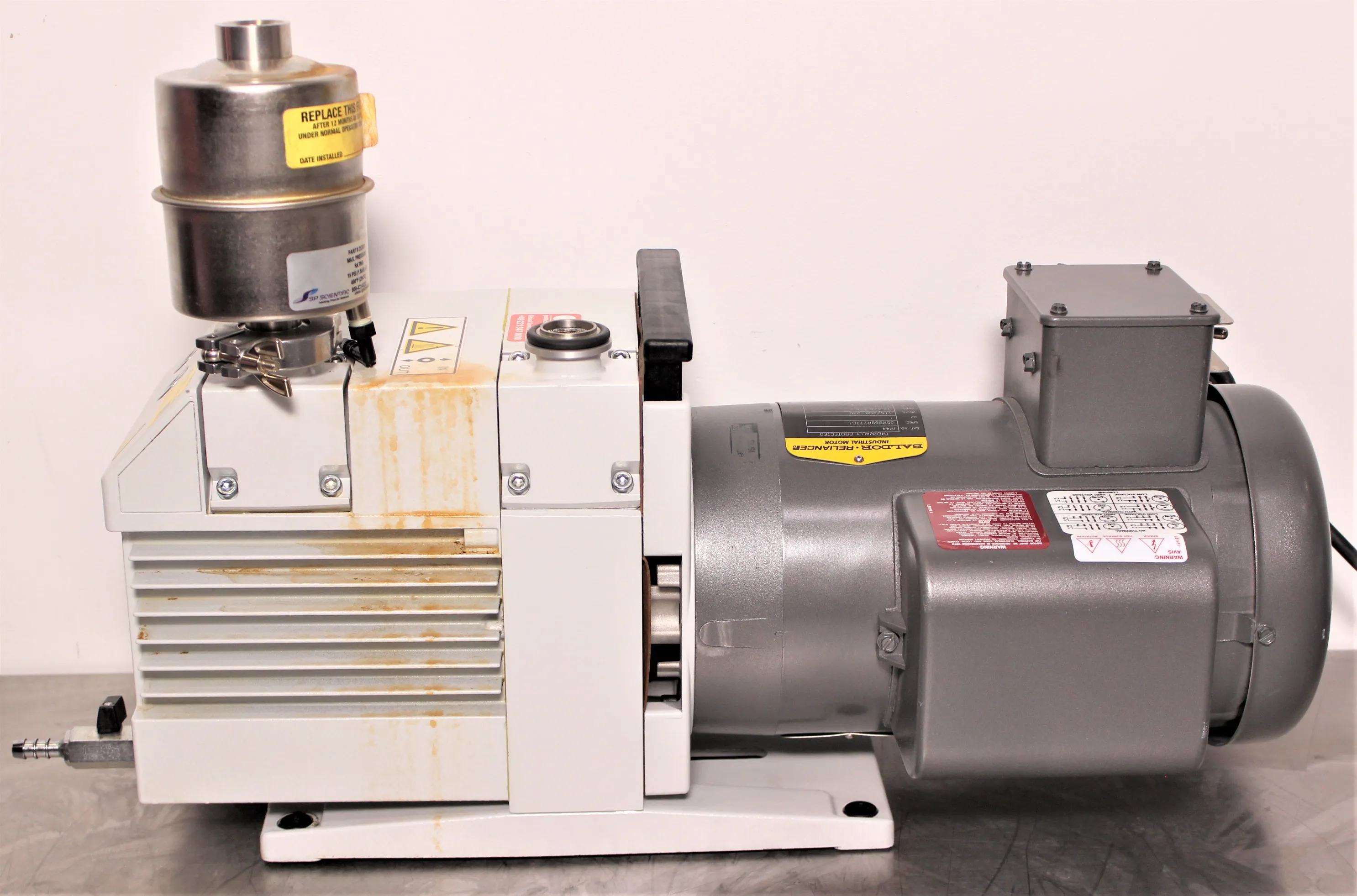 Leybold Trivac Rotary Vane Pump D16B with Low Noise and High Energy Efficiency