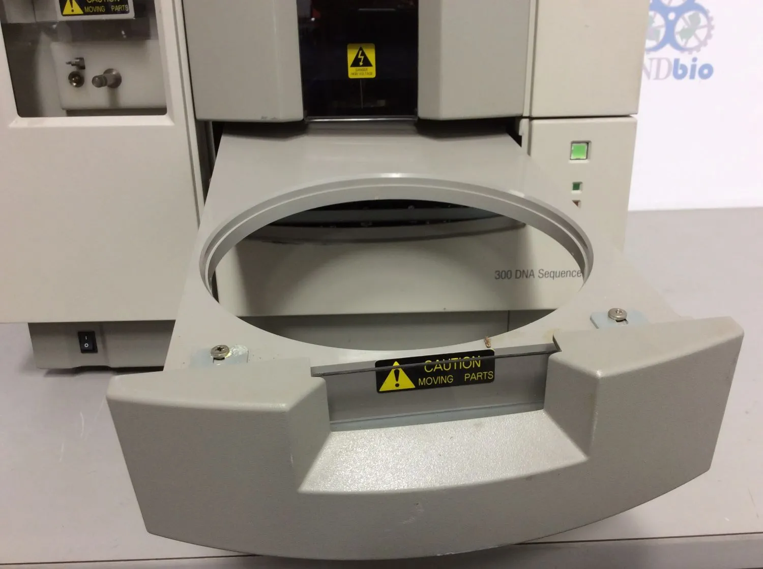 PE Biosystems/Hitachi ABI Prism 300 DNA Sequencer