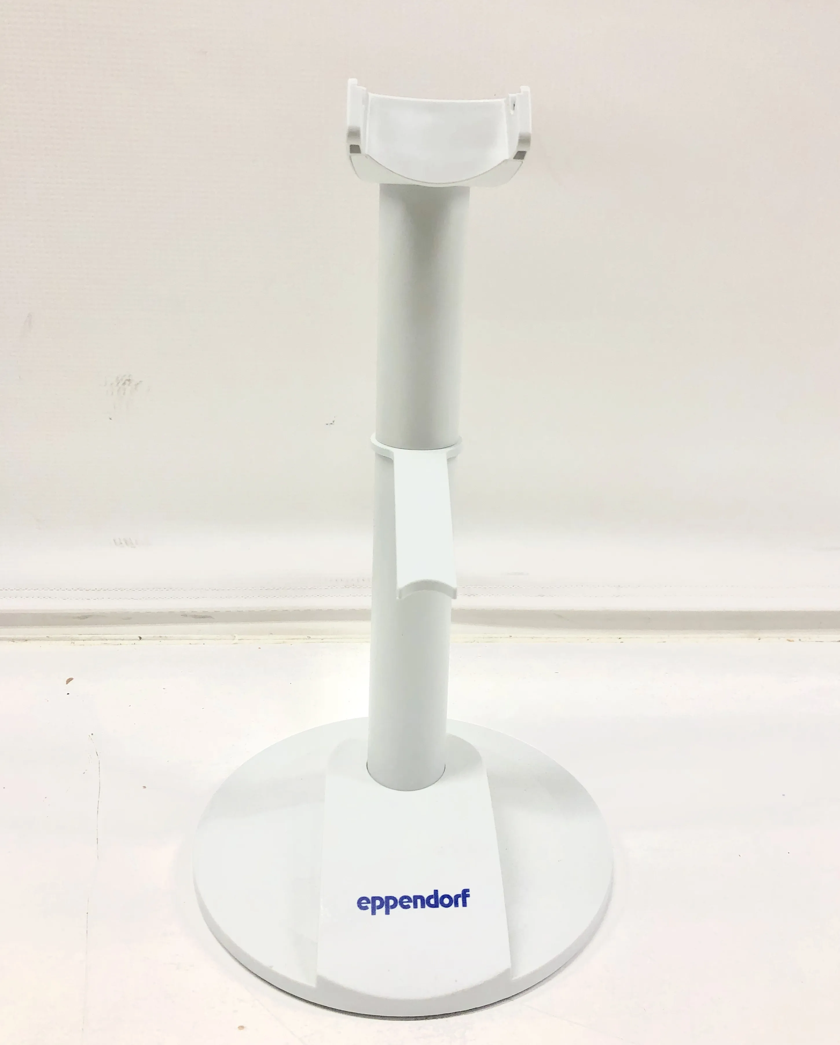 Eppendorf Charging Stand for Xplorer