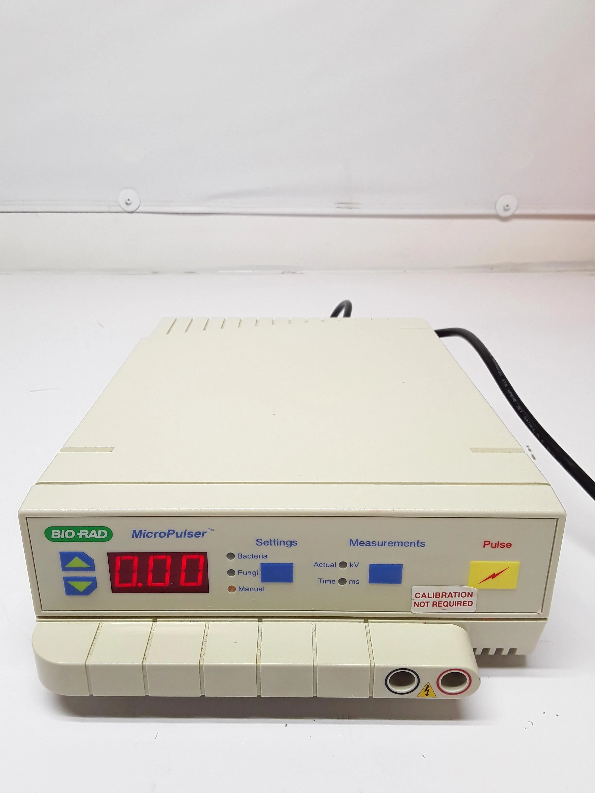 BIO-RAD MicroPulser Class 1 Used Electroporation System 30-Day Warranty 120V/220V 50Hz/60Hz