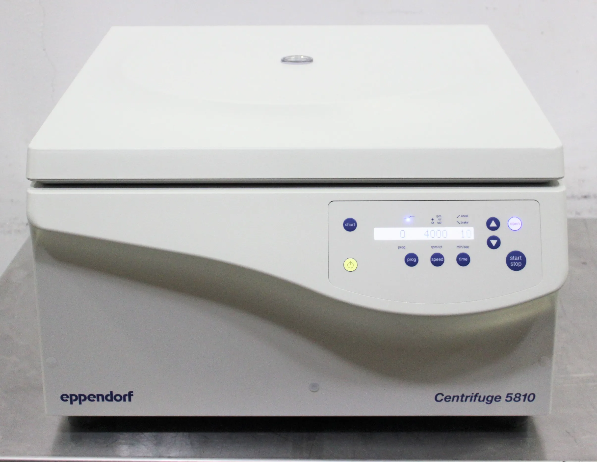 Eppendorf 5810 Benchtop Centrifuge - Used