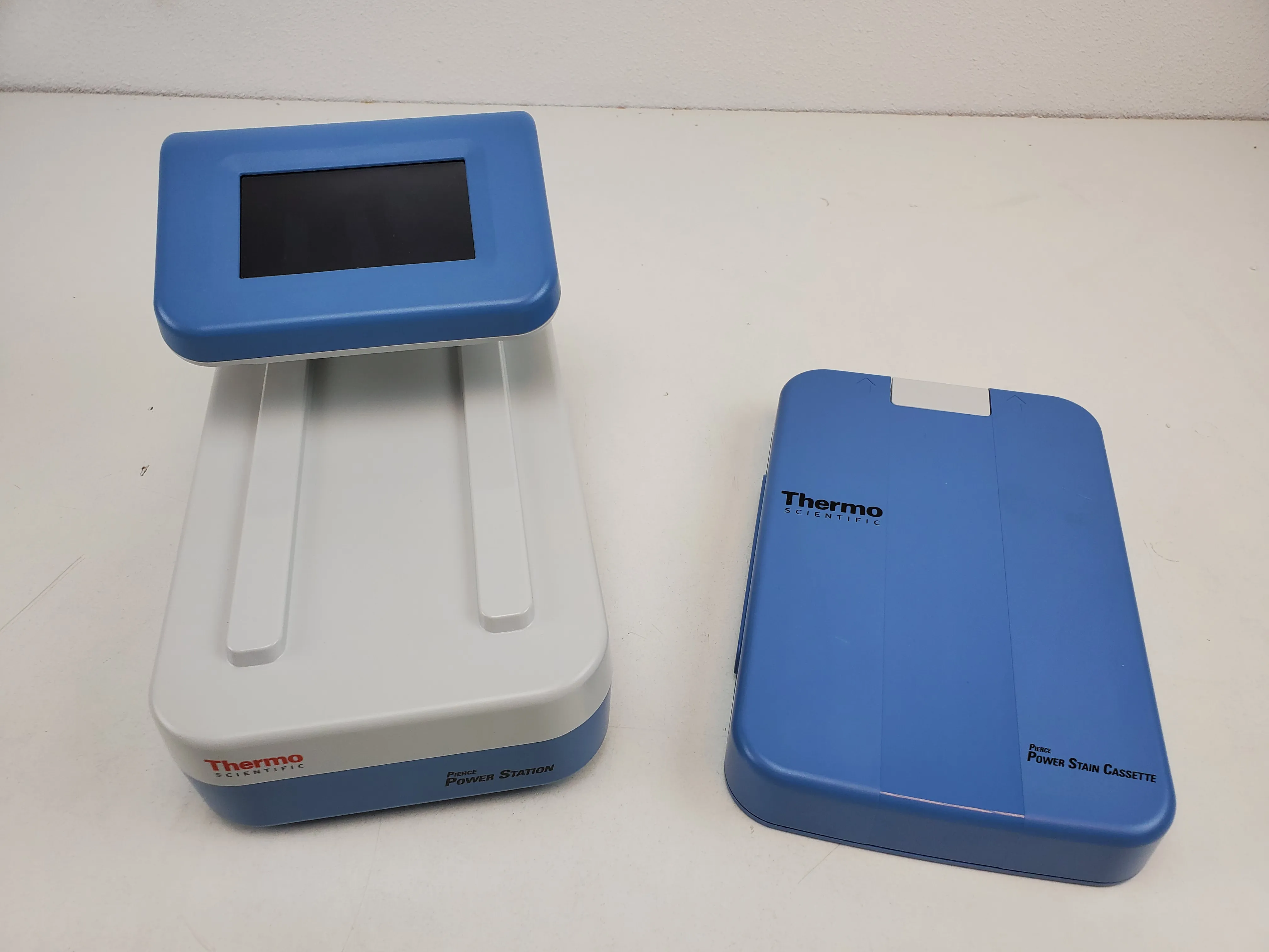 Thermo Fisher Pierce Power Station Electrophoresis System