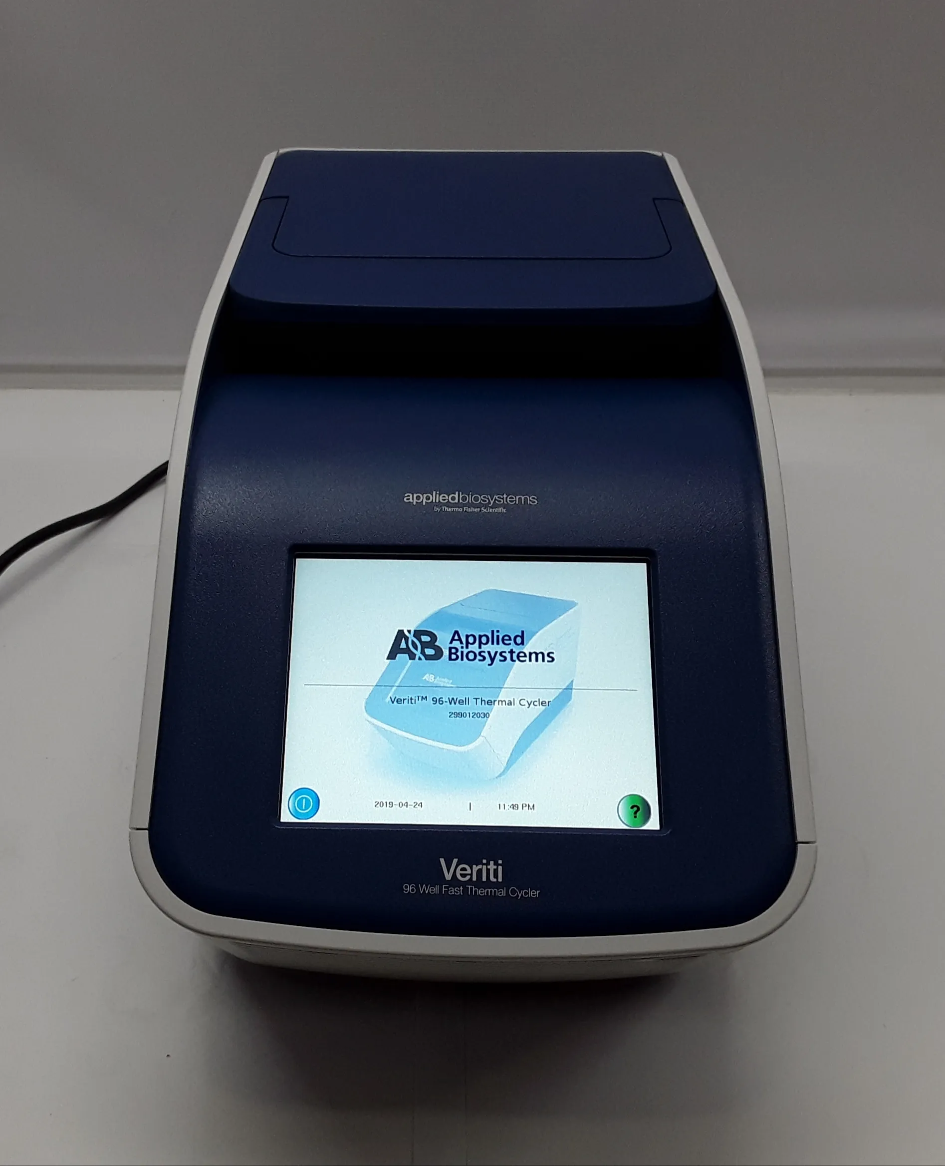 Applied Biosystems Veriti 96-Well Fast Thermal Cycler PCR Molecular Biology