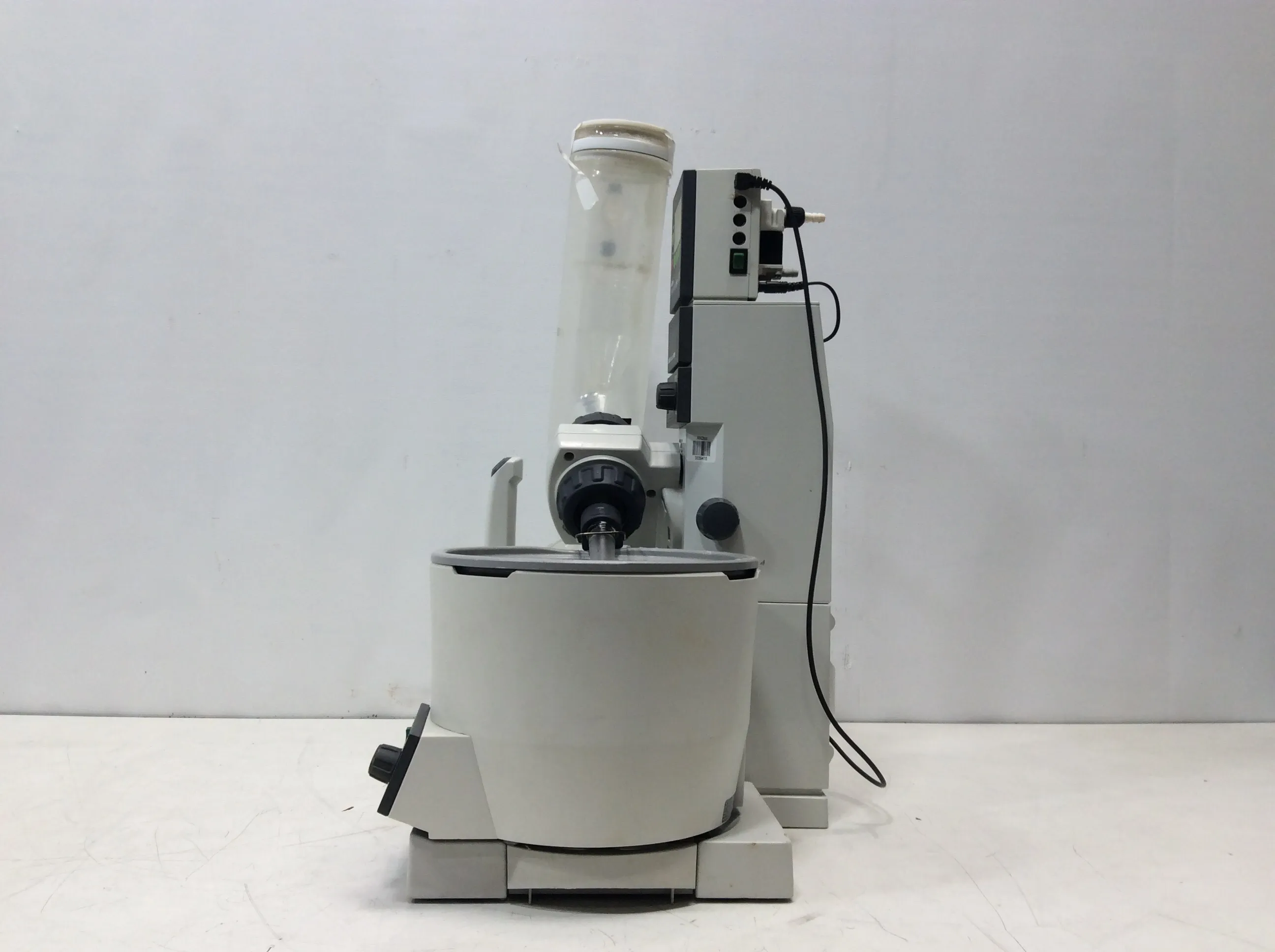 BUCHI Rotavapor R-200 Rotary Evaporator System with V-800 Vacuum Controller and B-490 Heating Bath