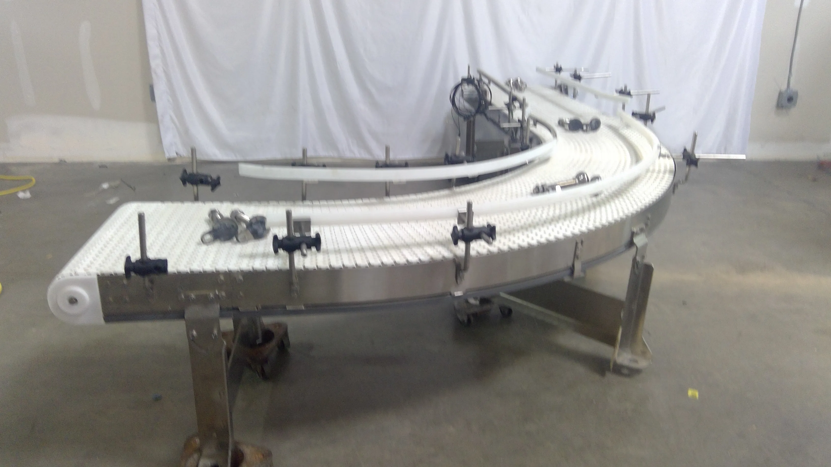 Dorner 90 Degree Motorized Conveyer Belt System (FOB: Frederick, MD)