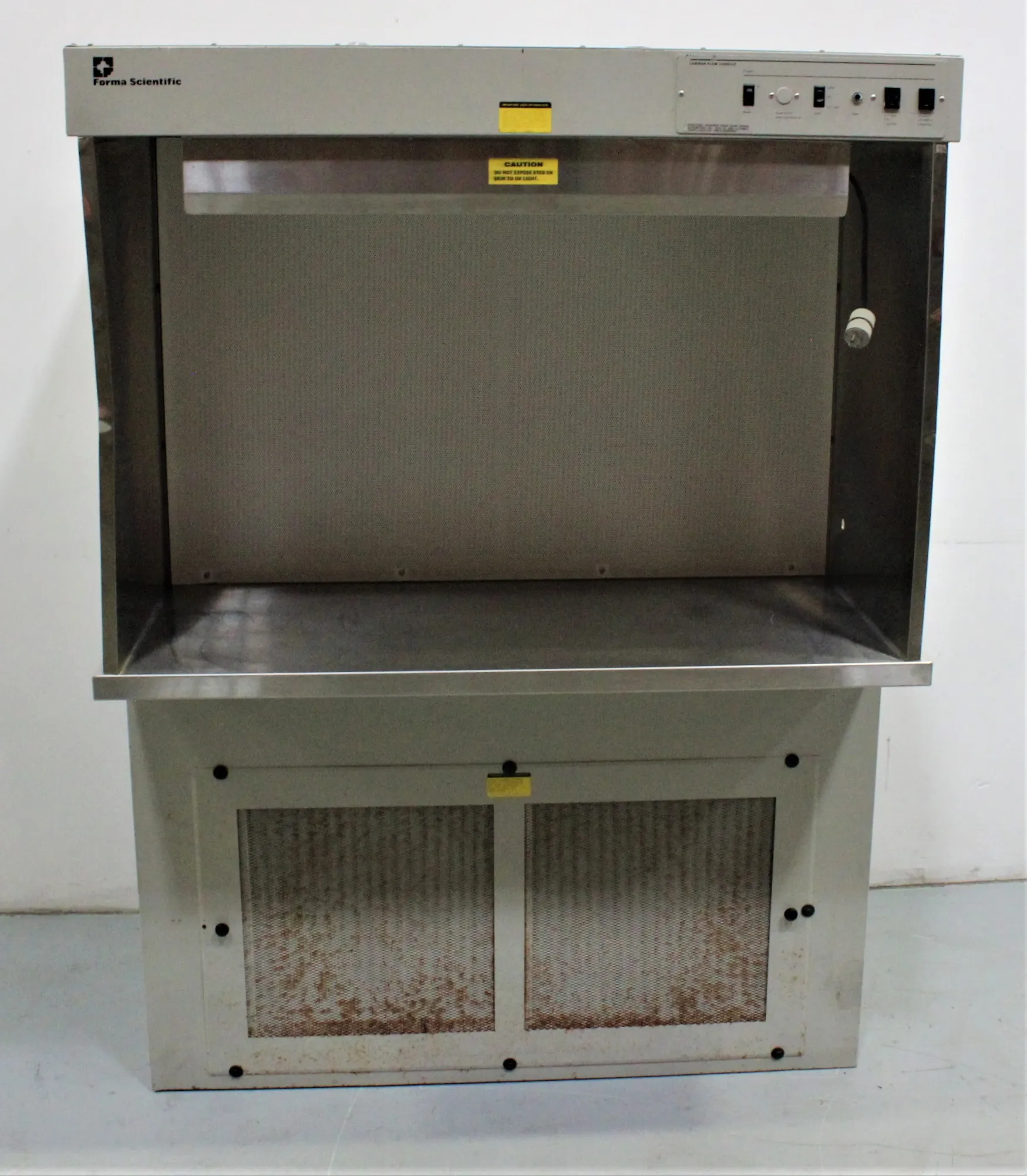 Forma Scientific Laminar Flow 1852 Fume/Bio Safety Hood