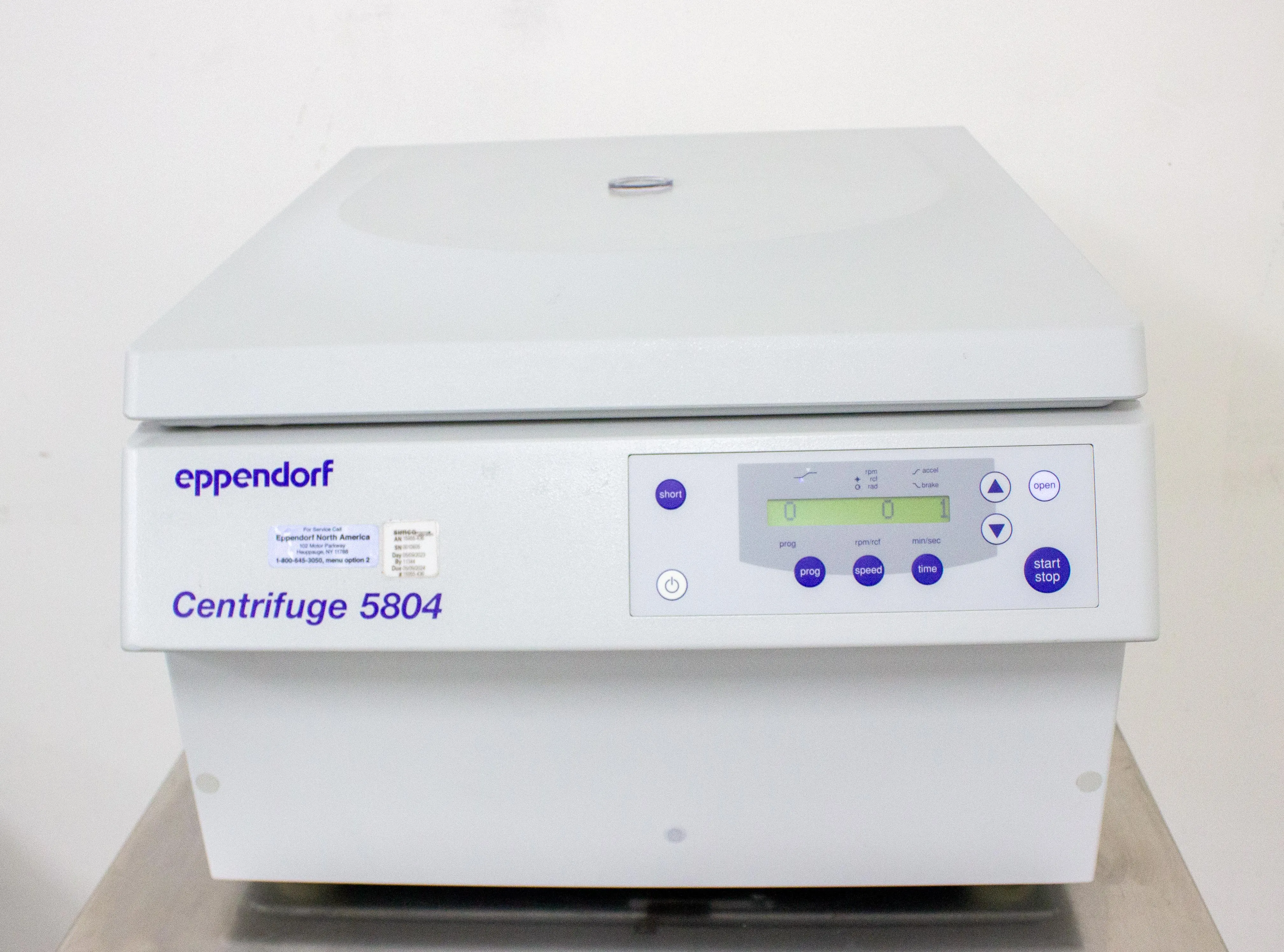 Eppendorf 5804 Benchtop Centrifuge with 30-Day Warranty and High-Speed Capabilities