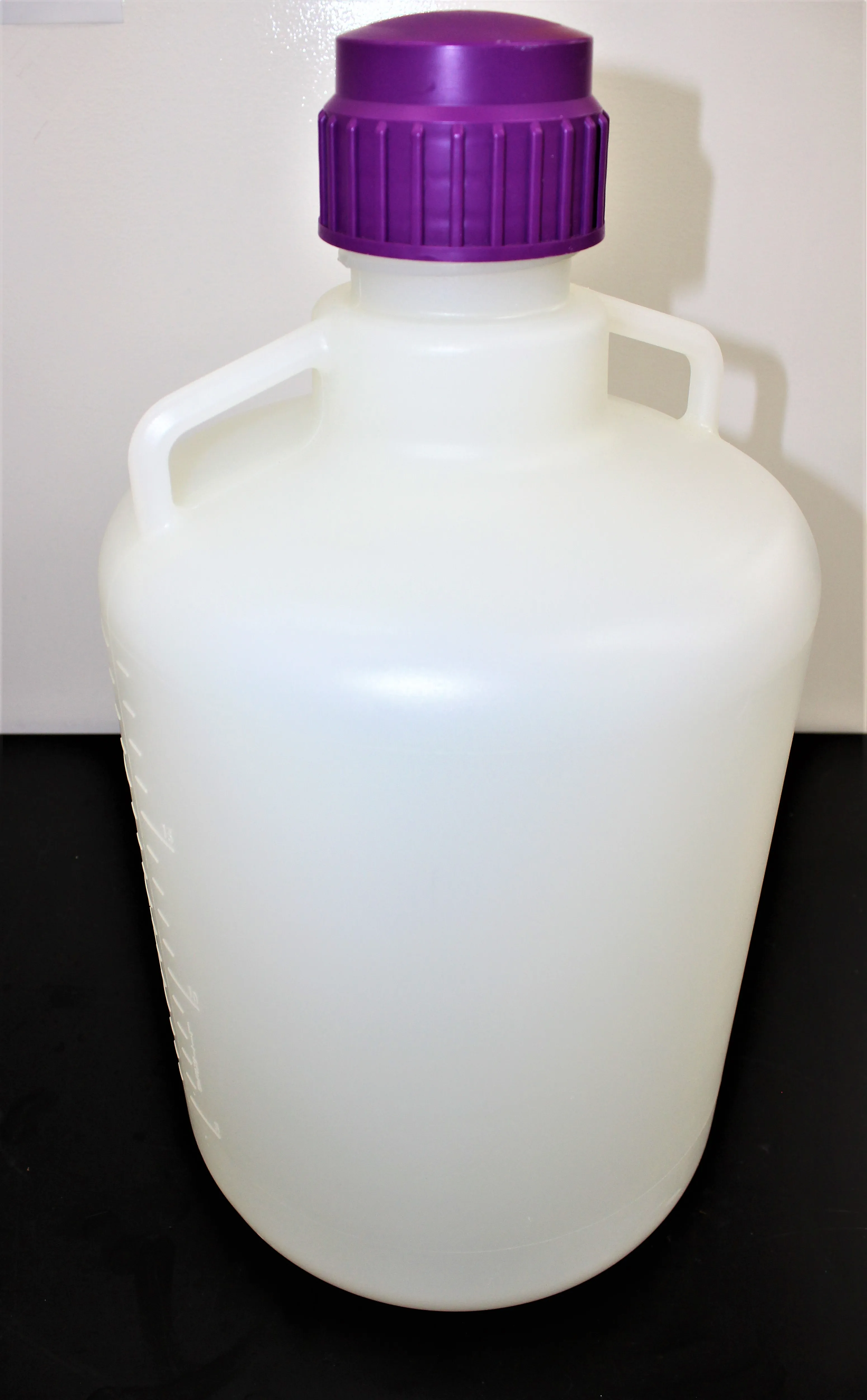 VWR Round Carboy Narrow Mouth without Spigot, 20L (5.3 gal.)