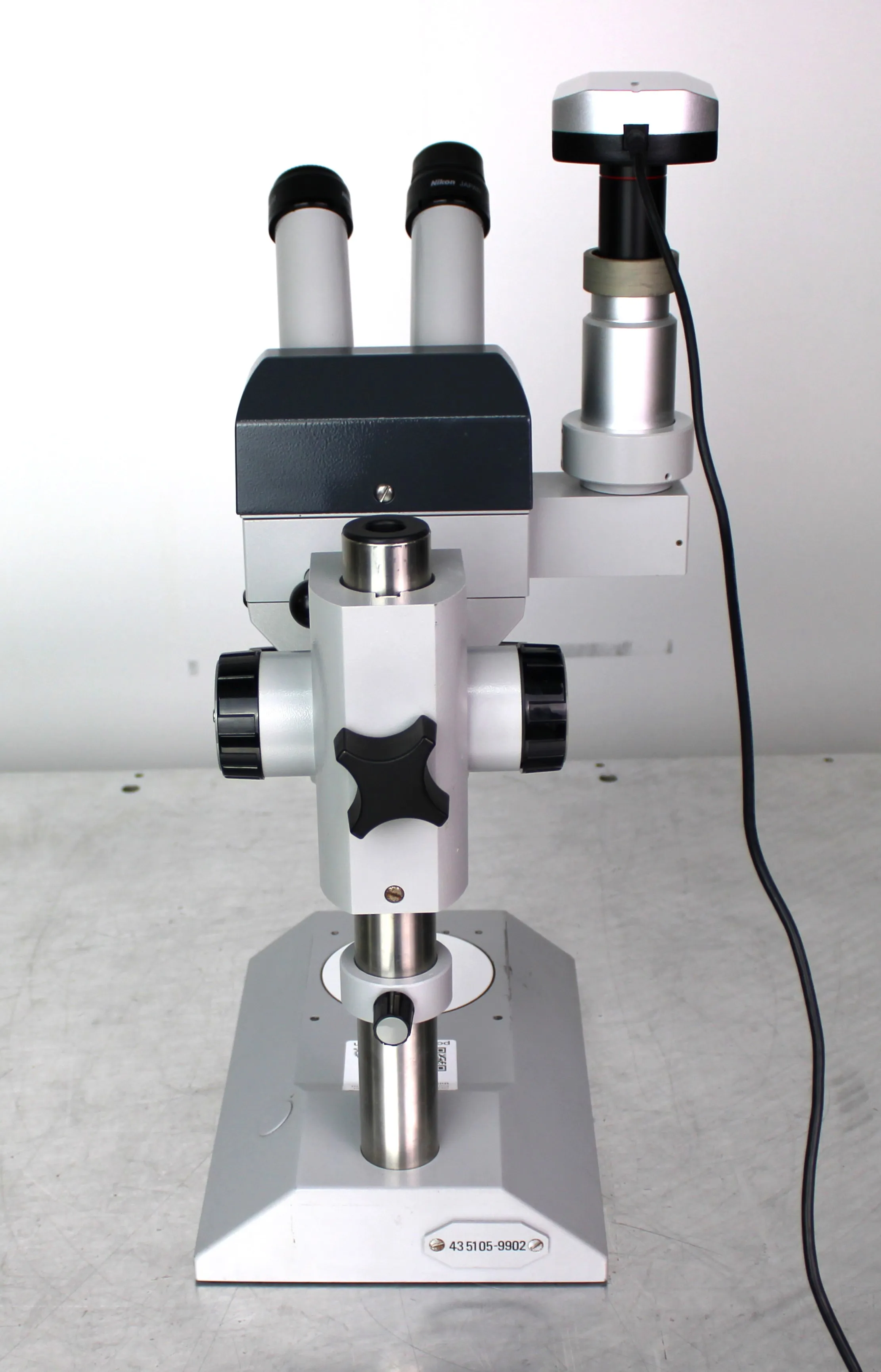 Used Zeiss 455052-9901 Microscope with VWR Visicam 5.0