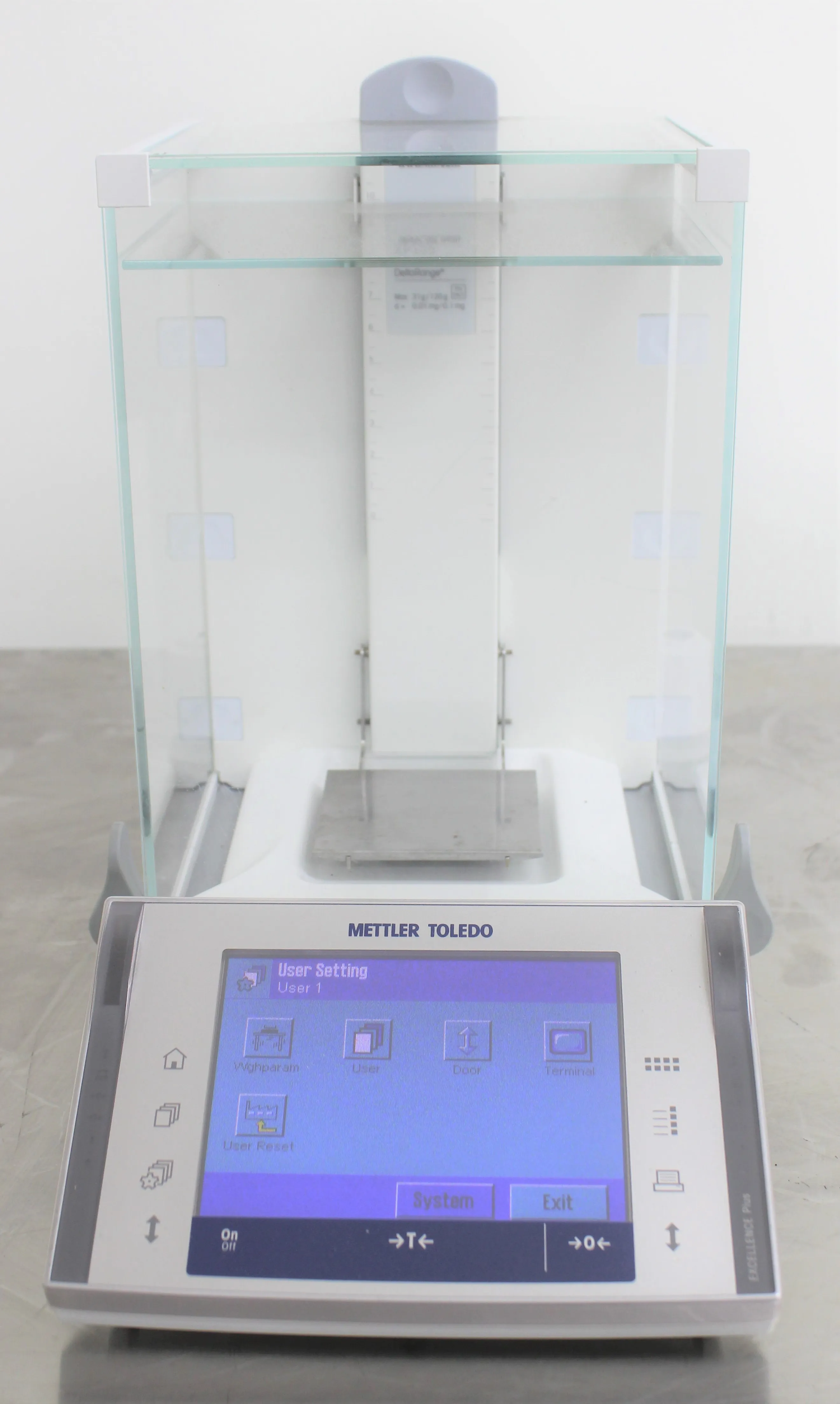 Mettler-Toledo XP105DR Analytical Balance Scale