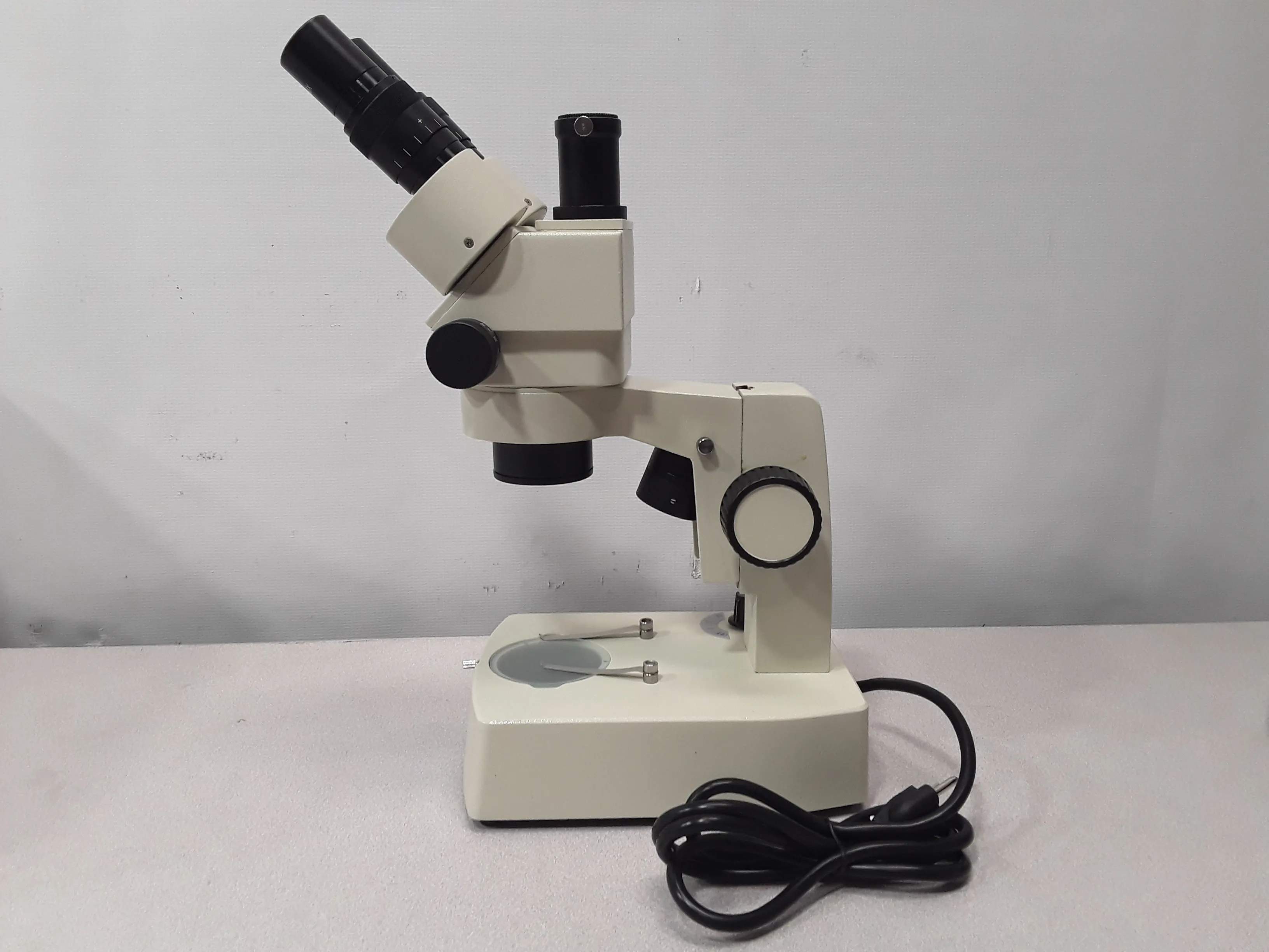 Fisher Scientific Trinocular Microscope ZP-MZ-2500 Brand New