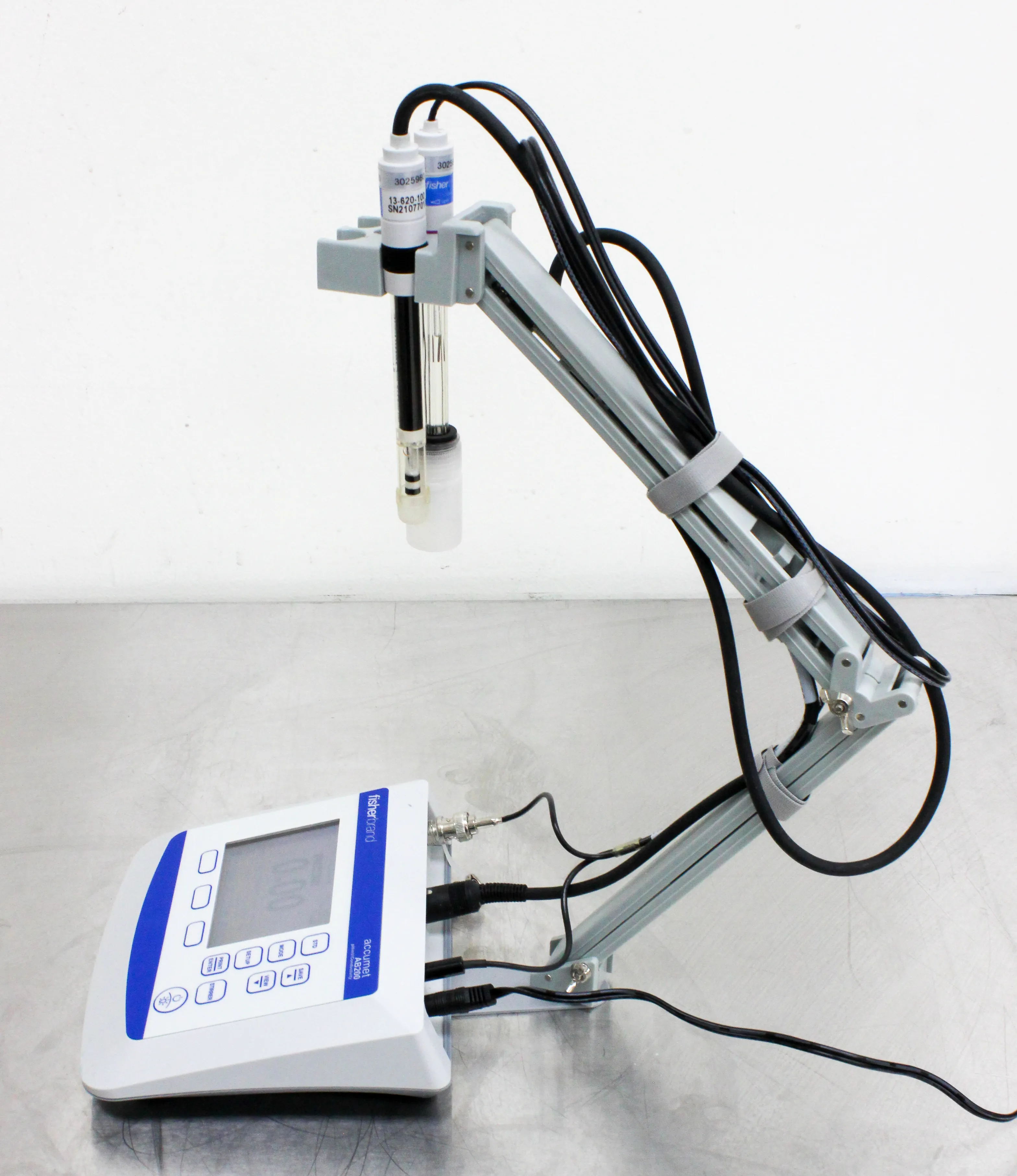 Fisherbrand Accumet AB200 Benchtop pH/mV/Conductivity Meter