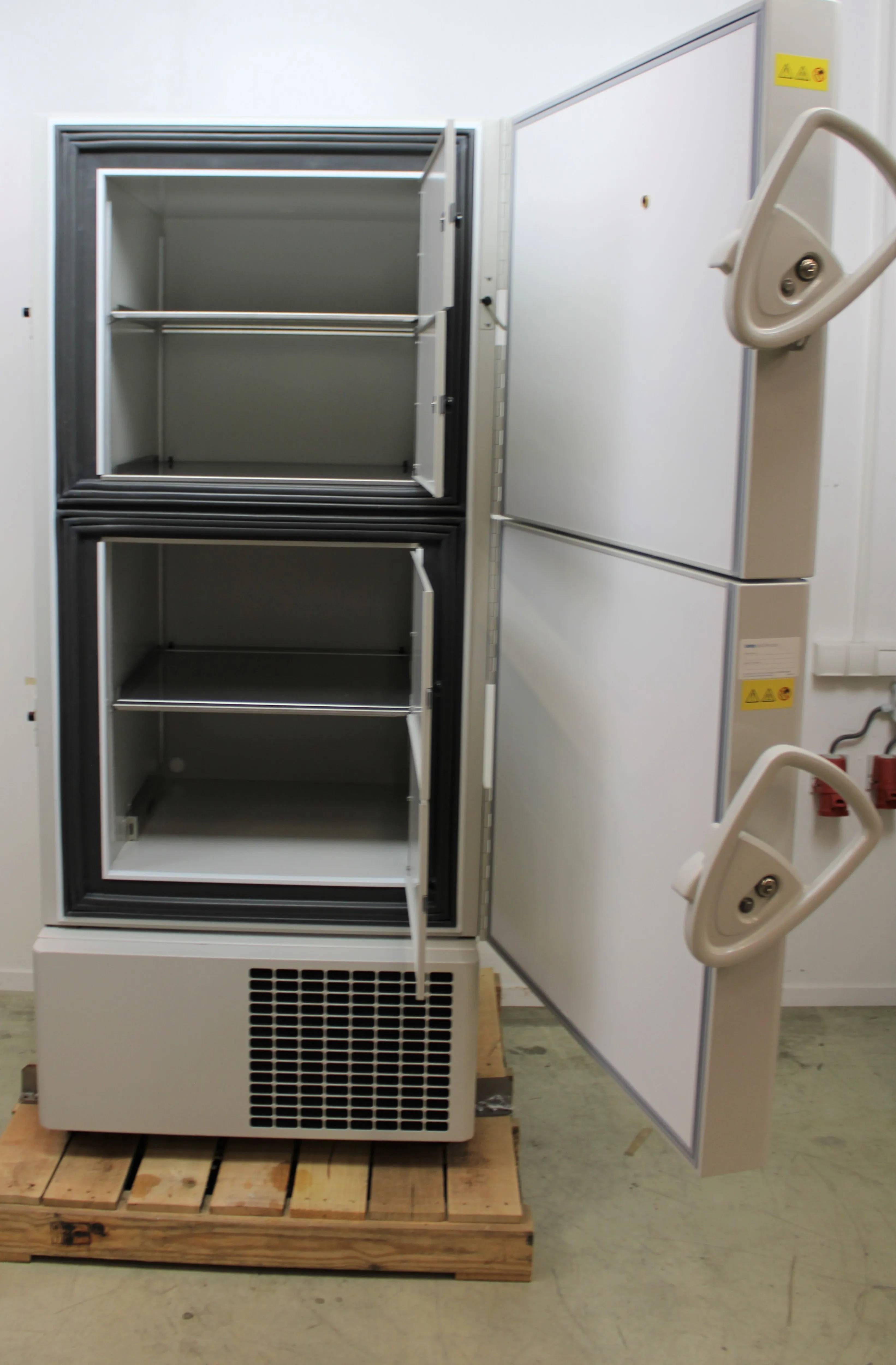 Thermo Fisher Scientific Forma 900 Series Double-Door Upright Freezer - Used - Fair Condition