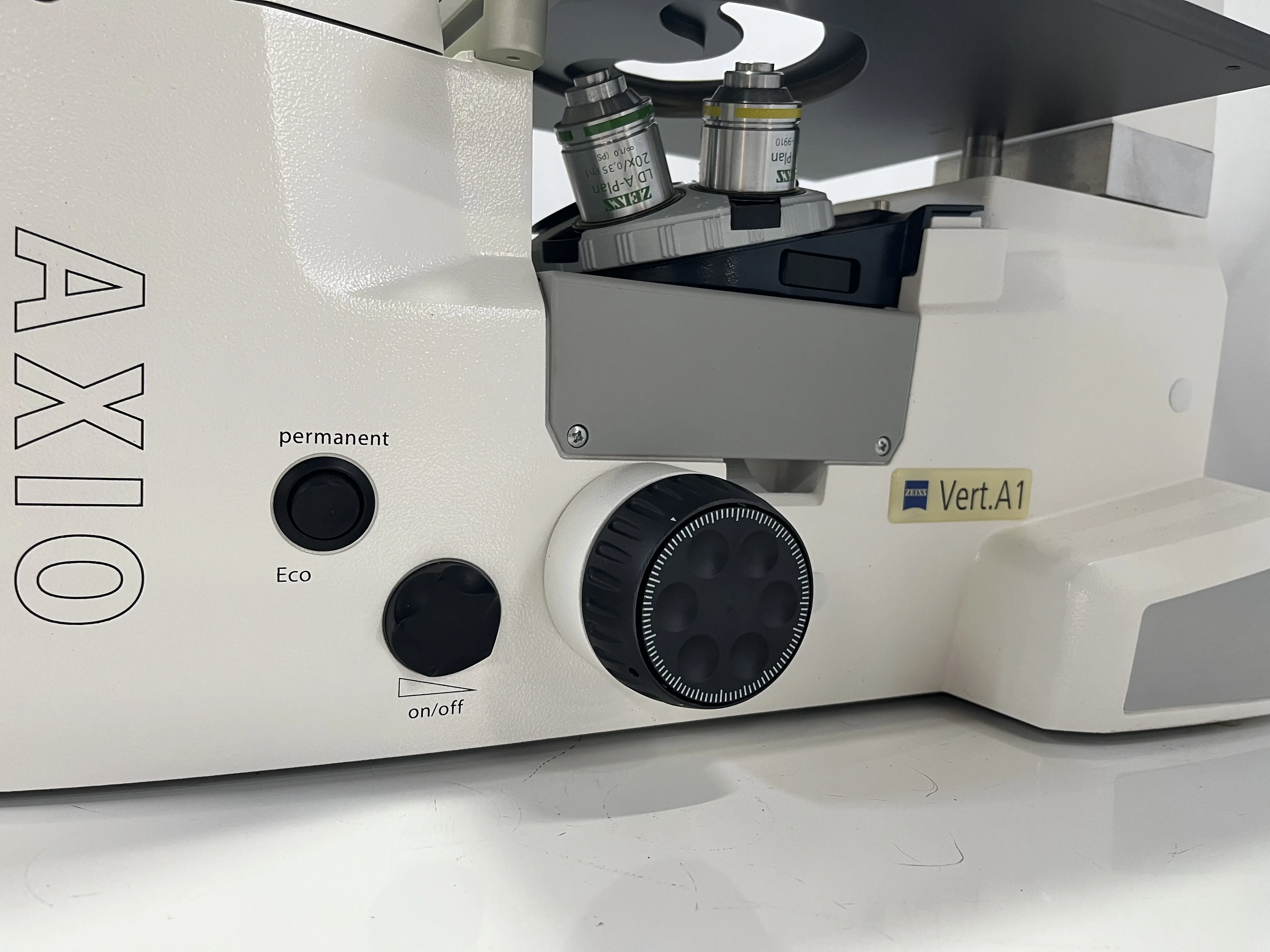 ZEISS Axio Vert.A1 Microscope