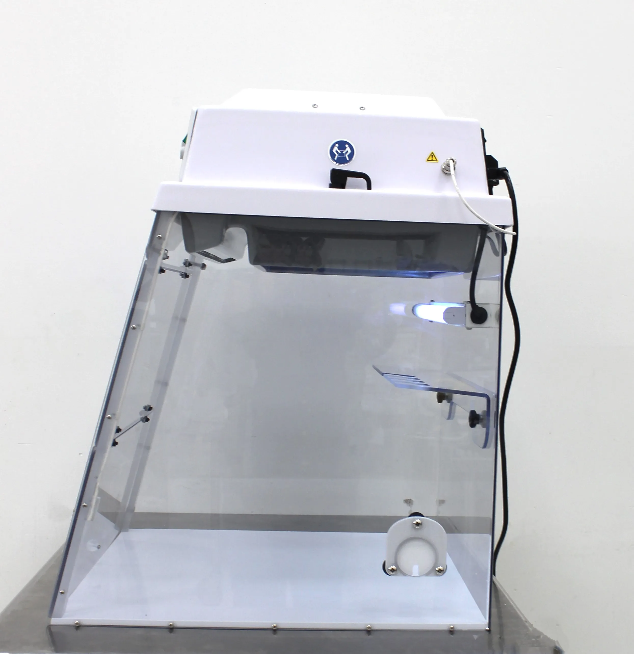 AirClean Systems PCR workstation Model: AC624LFUV