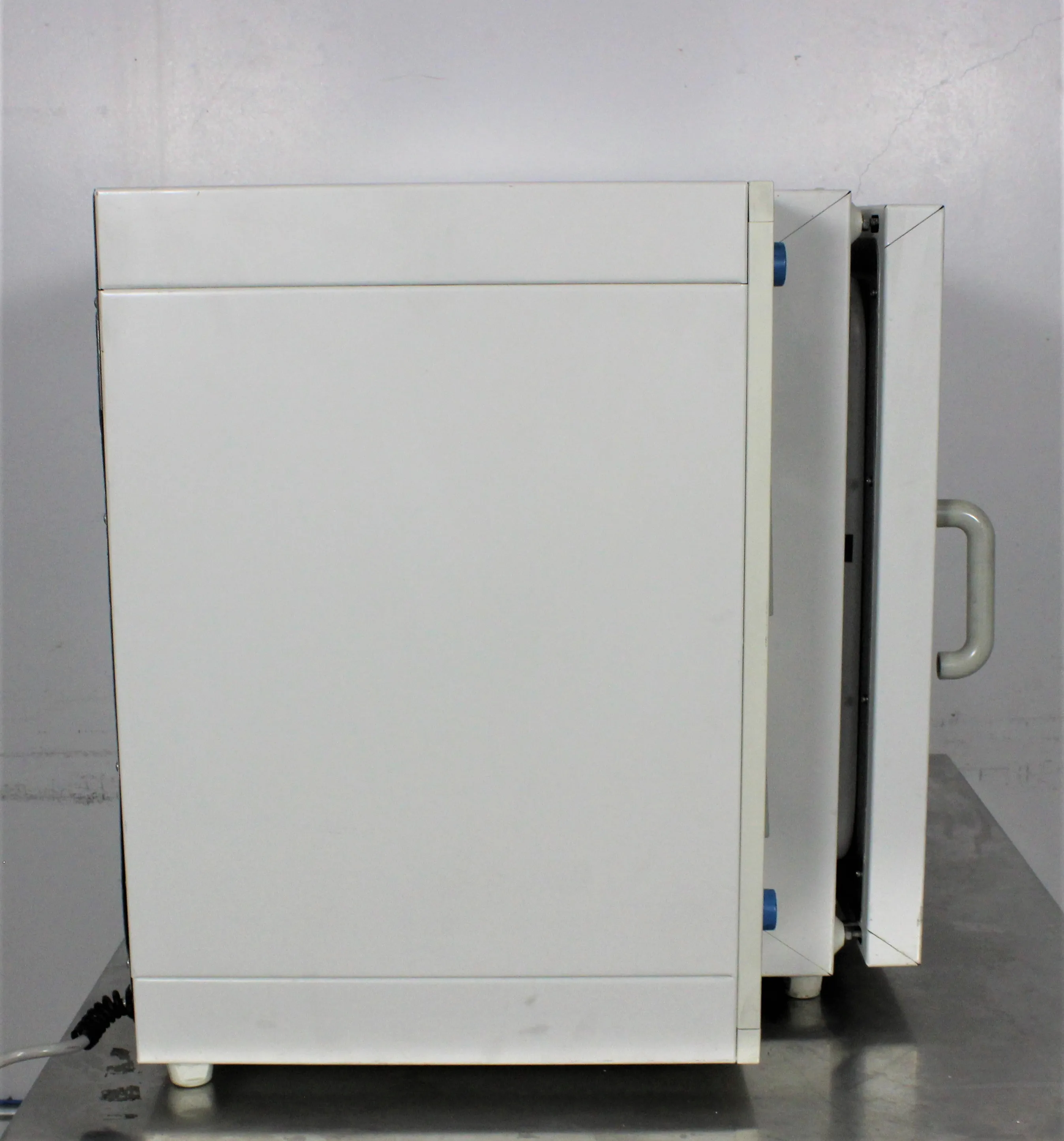 Heraeus B 6060 CO2 Incubator for Laboratory and Research Use - Needs Repairs - AS-IS Sale