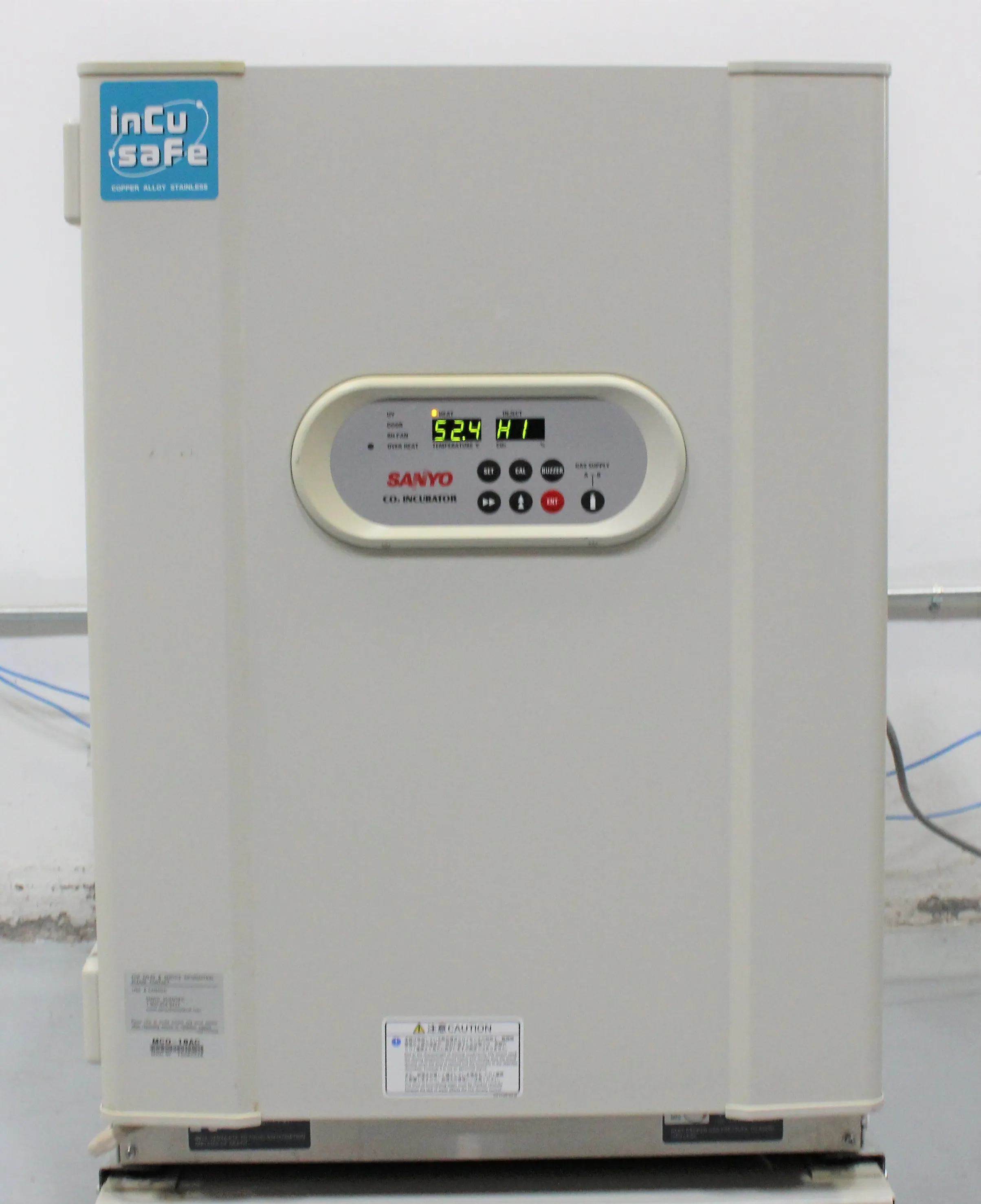 Sanyo MCO-18AC CO2 Incubator with Unprecedented Humidity and Temperature Control Technology