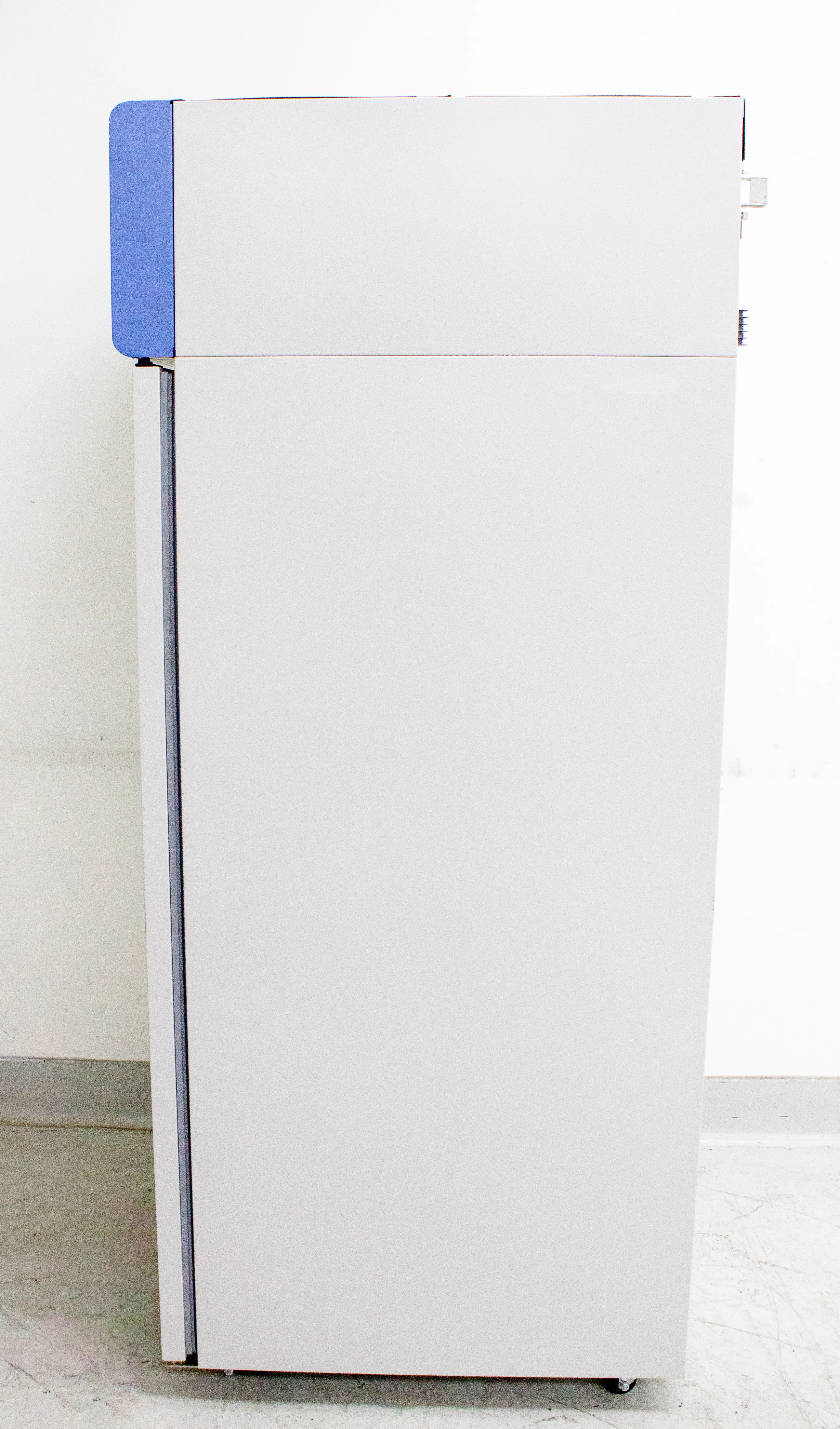 Thermo Scientific Revco -20C Lab Freezer 23.3 Cu. Ft., Upright UGL2320A