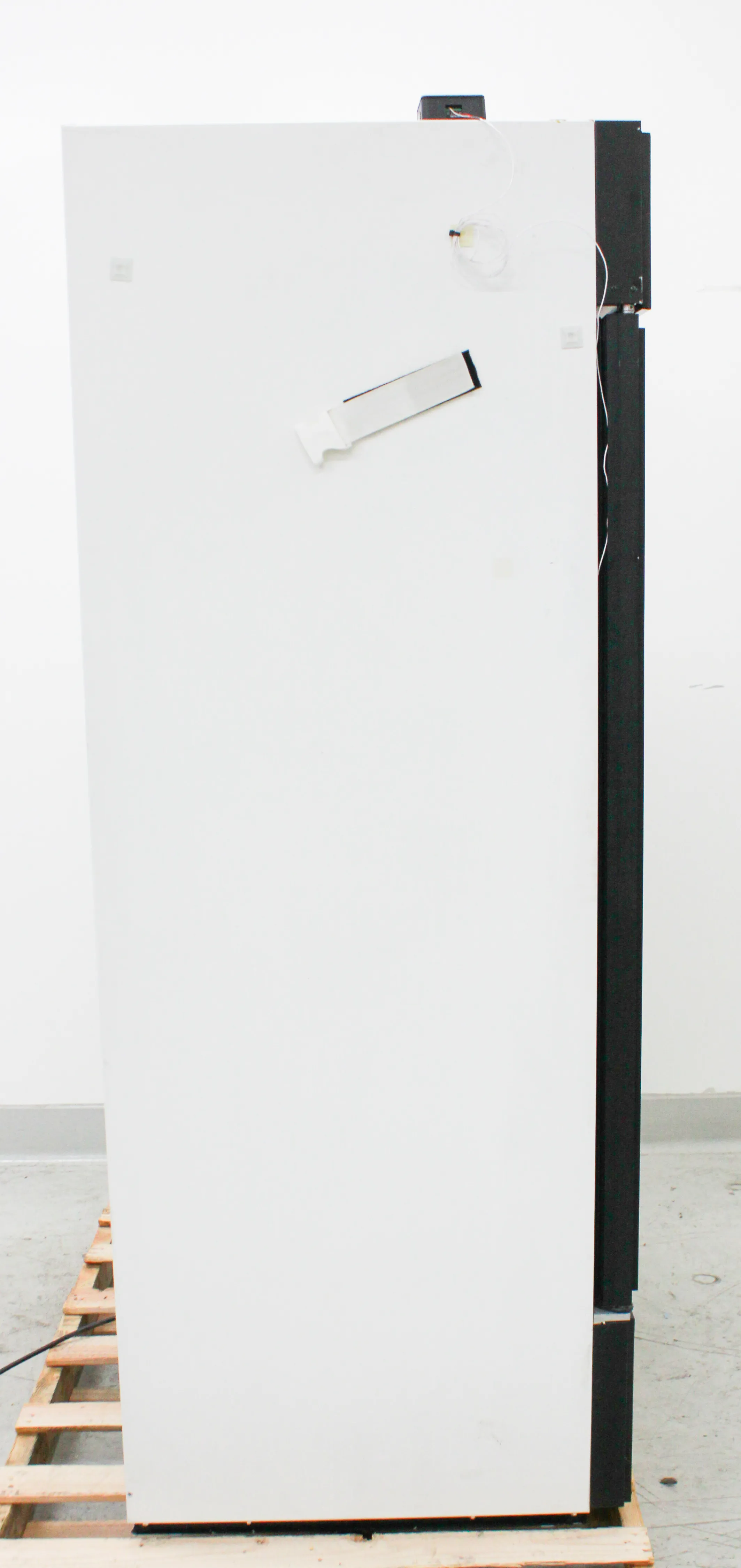 VWR True GDM-49 Glass Door Merchandiser Refrigerator 49 cubic foot Interior with 2 Glass Doors