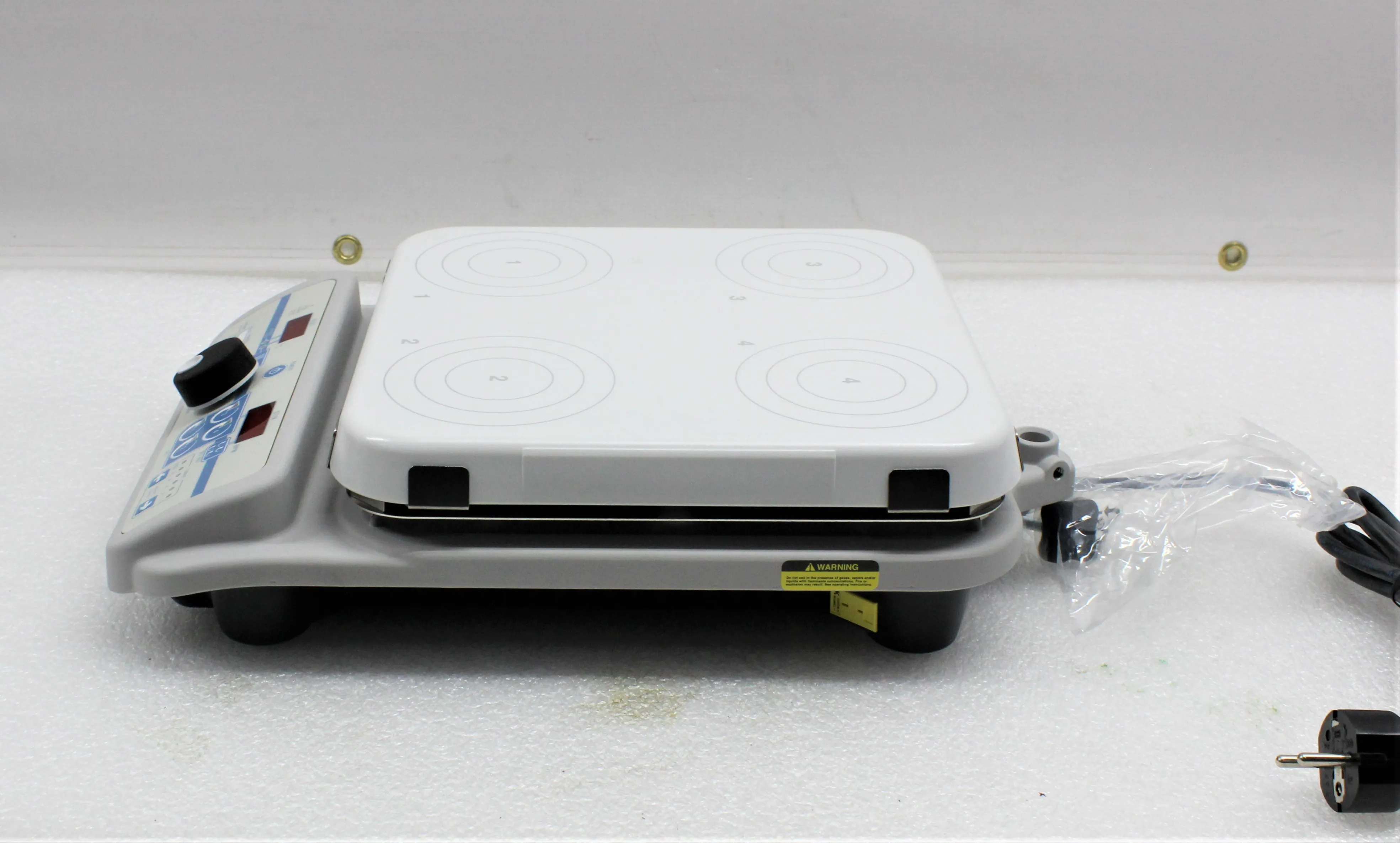 Thermo Scientific Super-Nuova Multi-Position Digital Stirring Hotplates SP135930-33Q