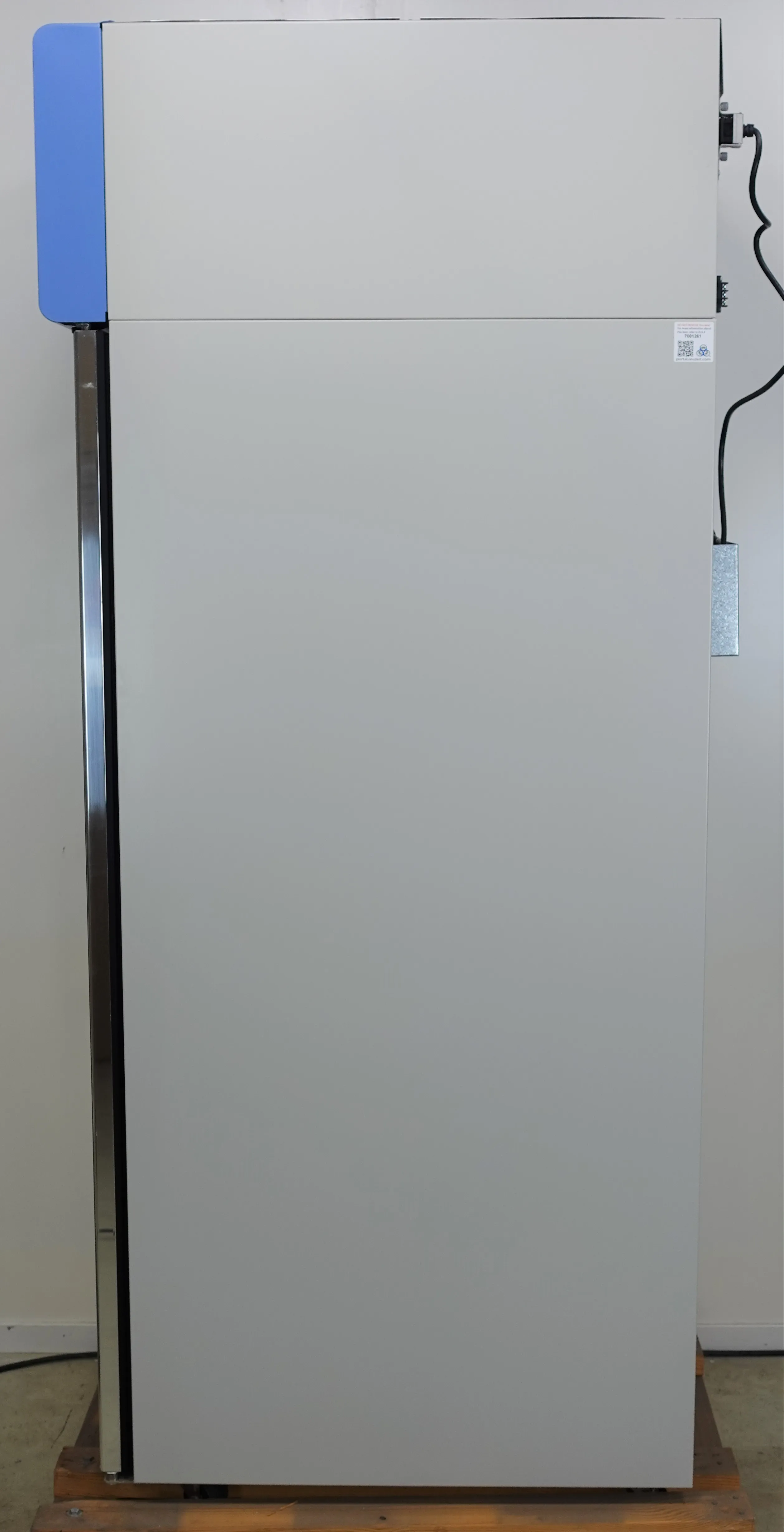 Thermo Fisher Scientific Forma Upright High-Performance Blood Bank Refrigerator FRBB2304V22