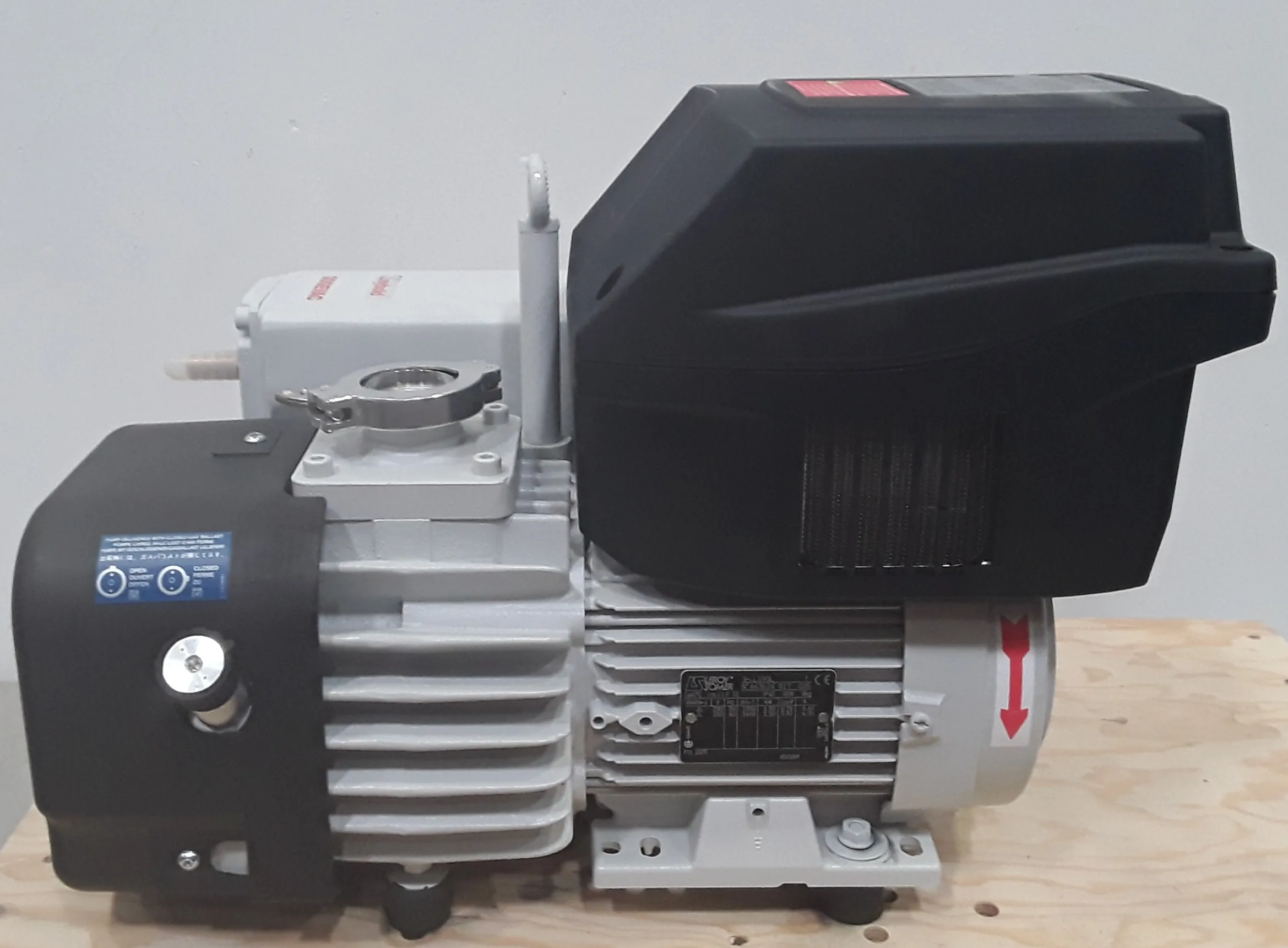 Used Leybold Sogevac SV40/65 BI FC Vacuum Pump, 30-Day Warranty