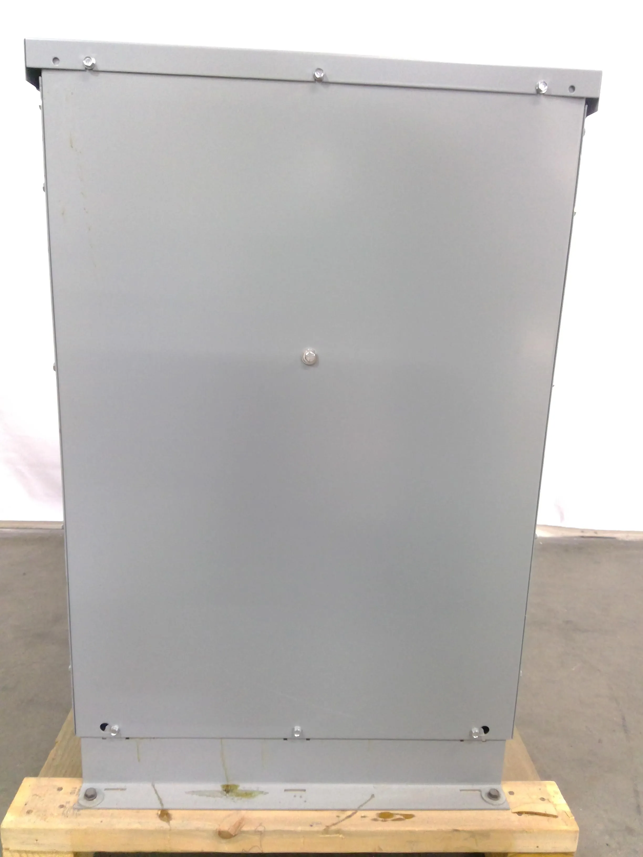 GE Transformer 9TA0A1343 - Type QL Dry Standard Vented - 45 kVA - 208VAC to 480Y/277VAC