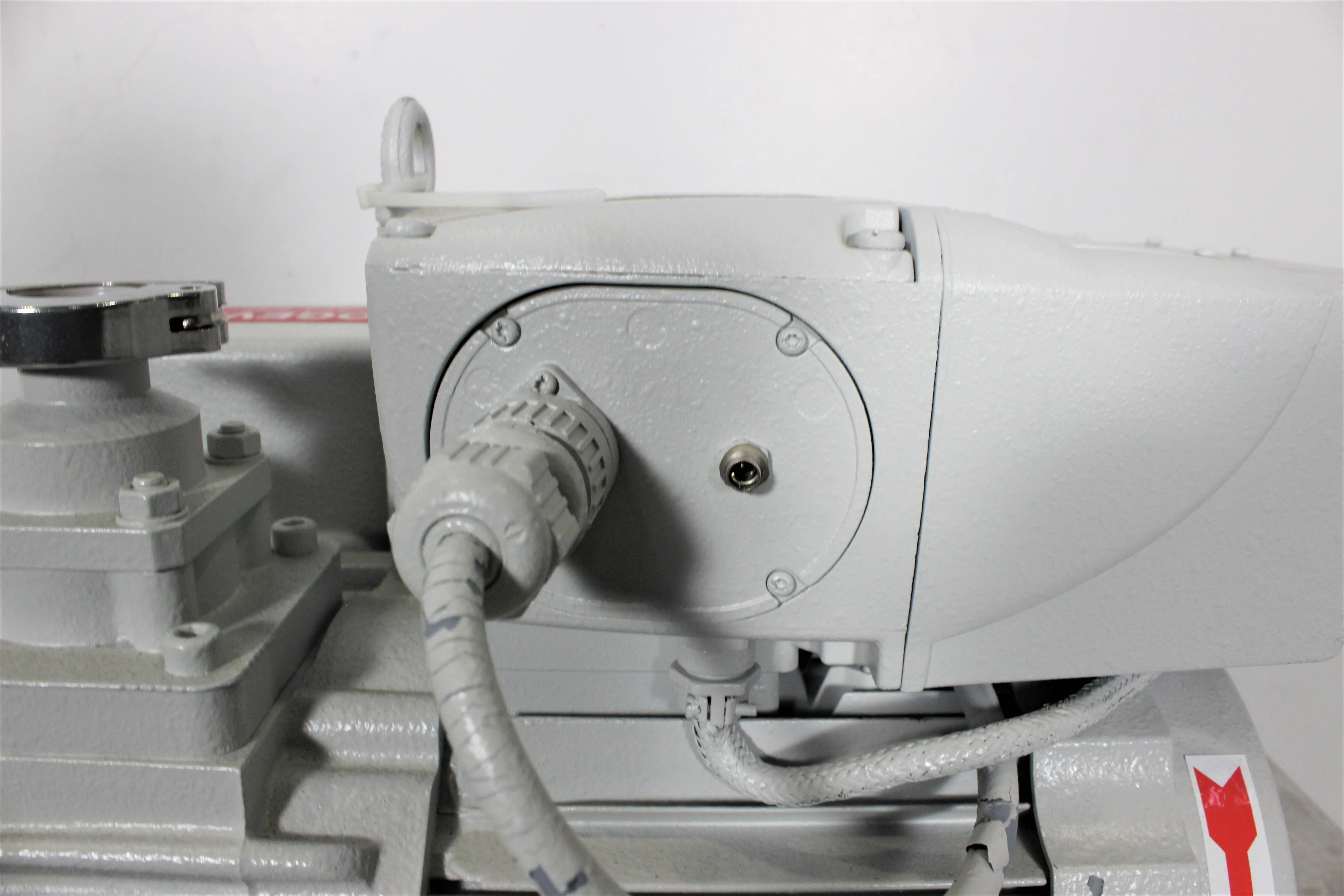 Used Leybold Sogevac SV40 Rotary Vane Vacuum Pump