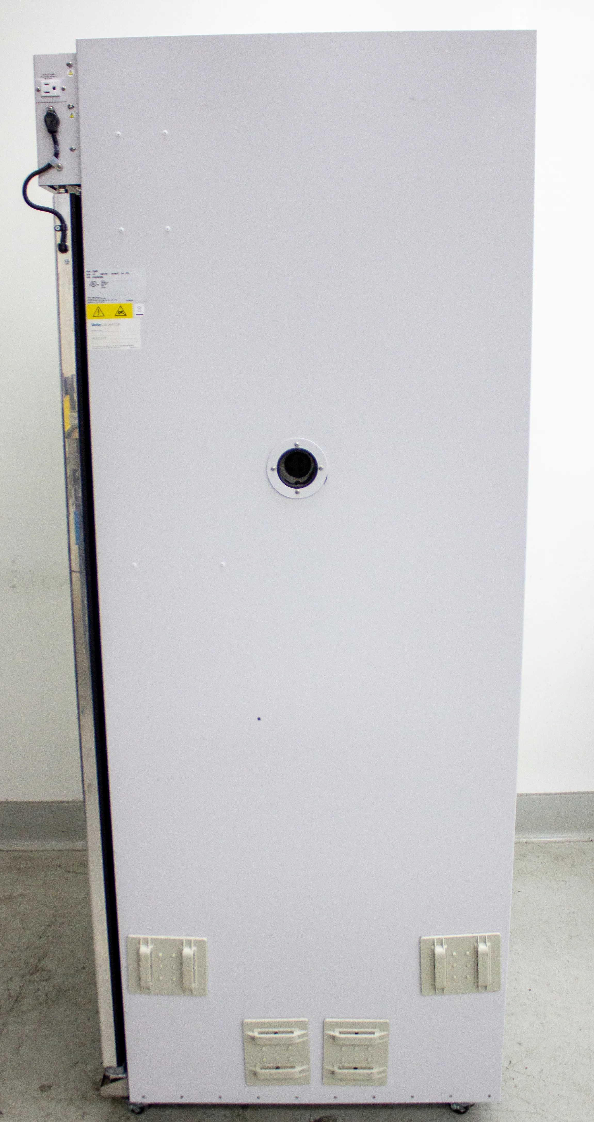 Thermo Scientific Large-Capacity Reach-In CO2 Incubator, 821 L, Model 3950, Used VG (Very Good)