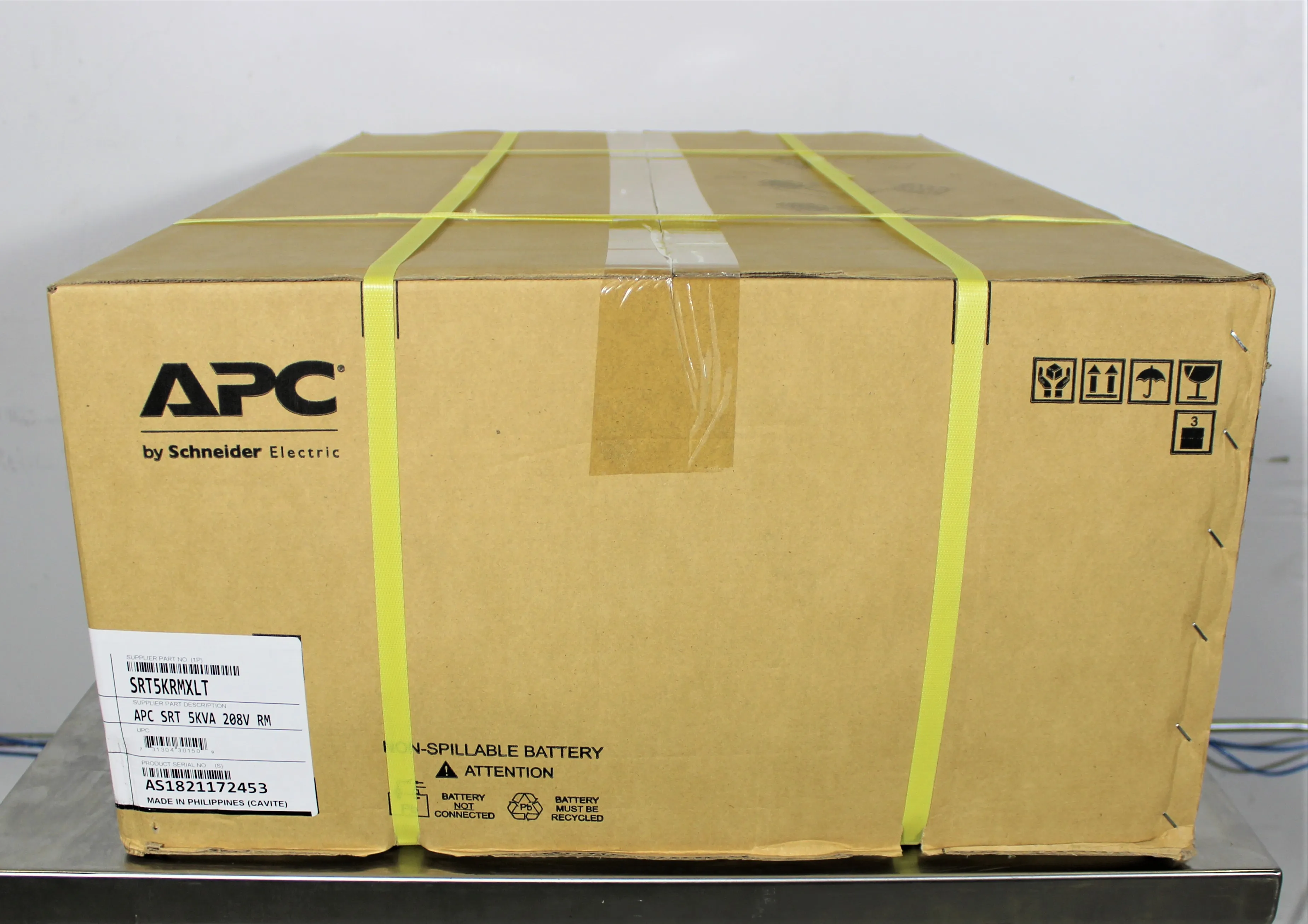 APC Smart-UPS On-Line SRT5KRMXLT 120V/220V Power Supply - UPS