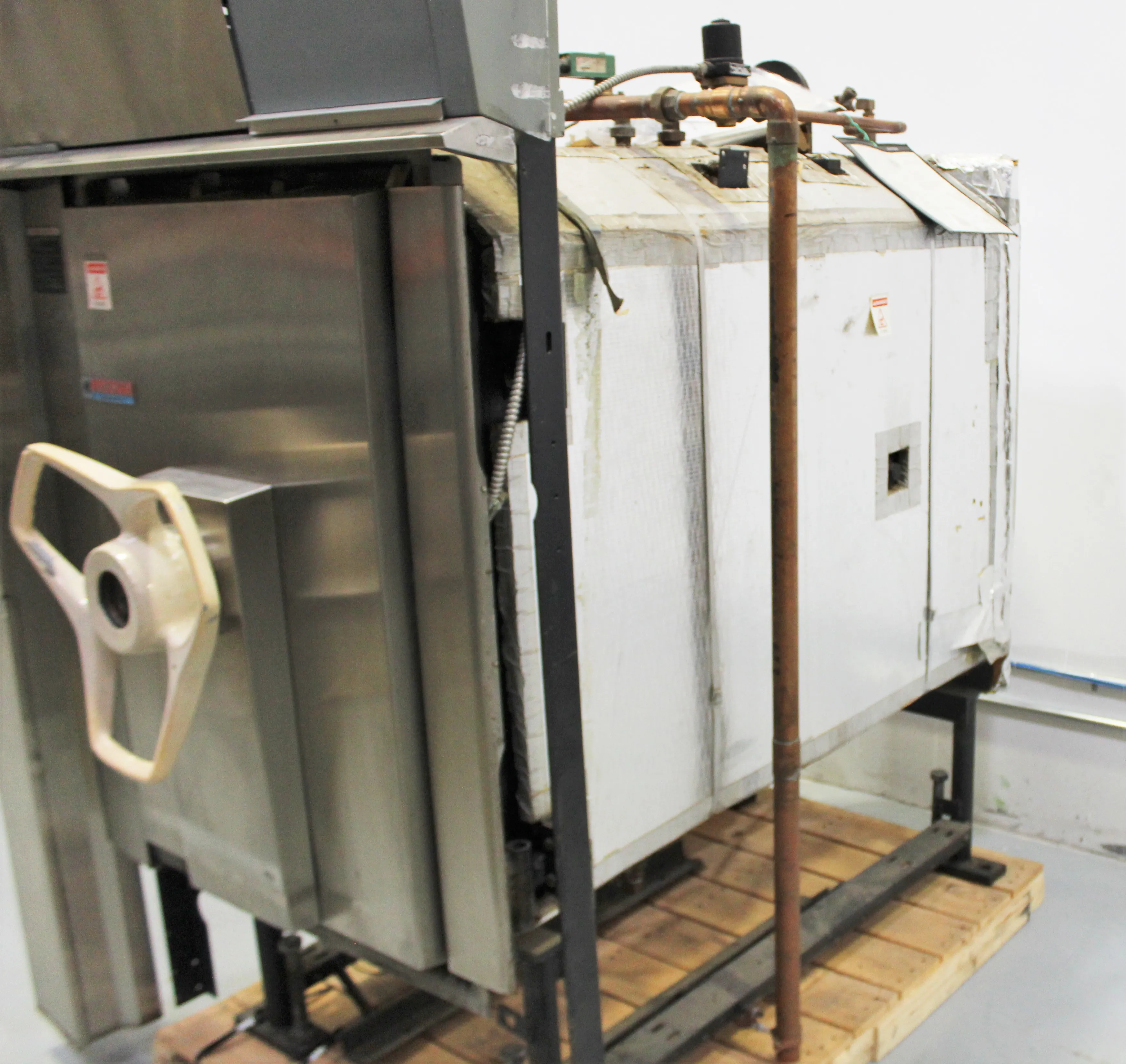 AMSCO Steam Sterilizer