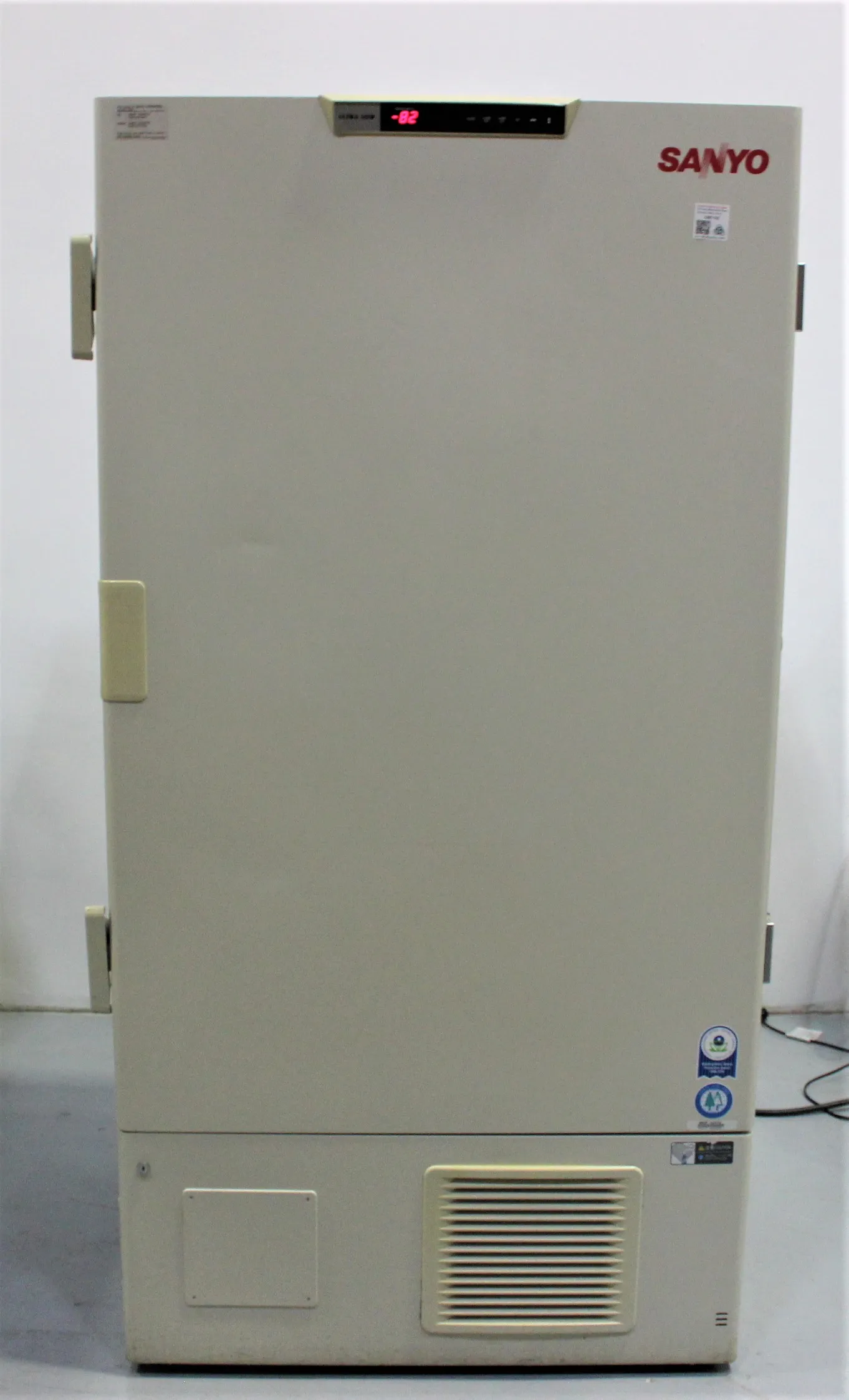 Sanyo Ultra Low Temperature Freezer VIP Series -86c Model MDF-U71VC