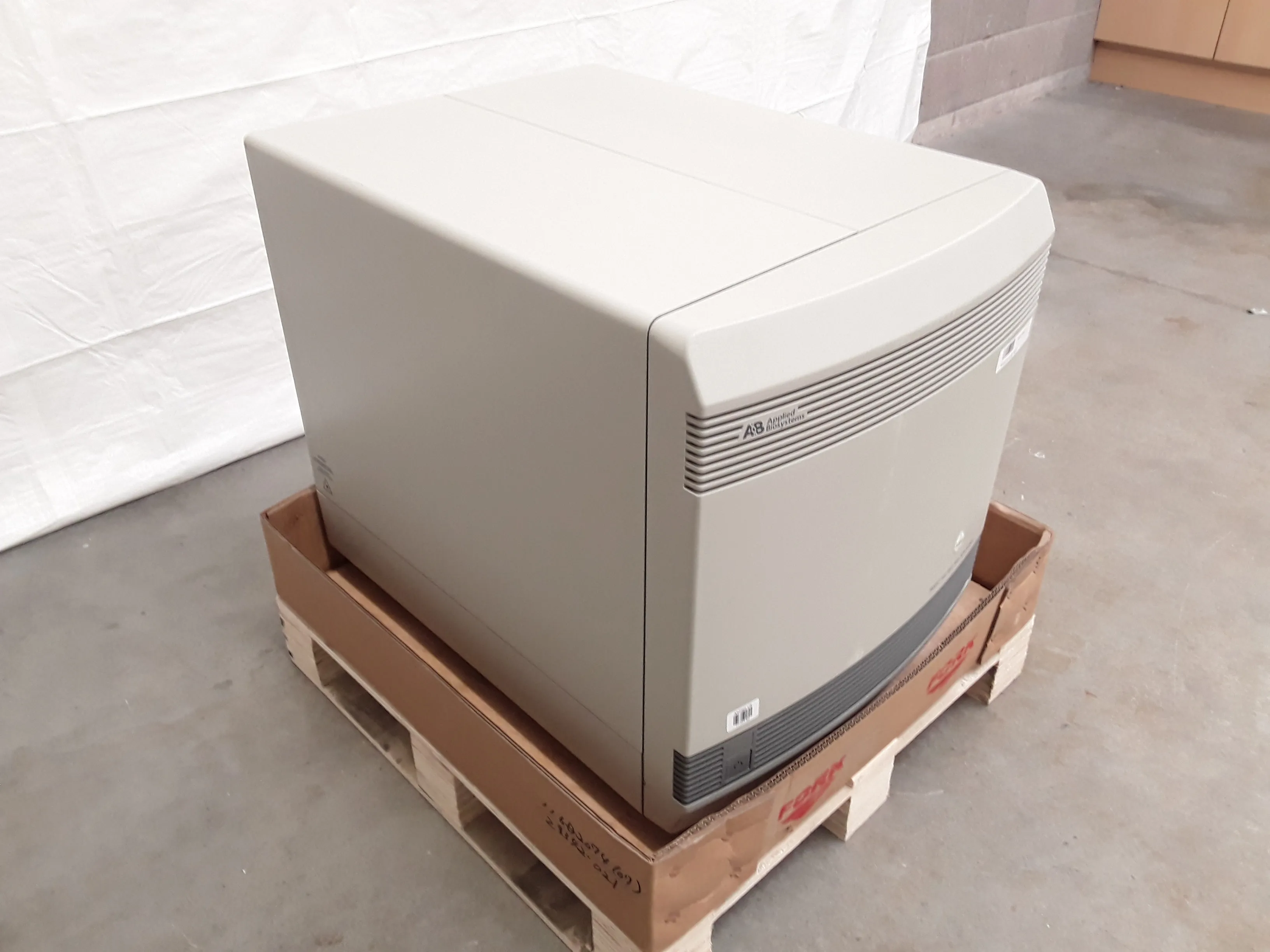 Applied Biosystems 7900HT Fast Real-Time PCR System